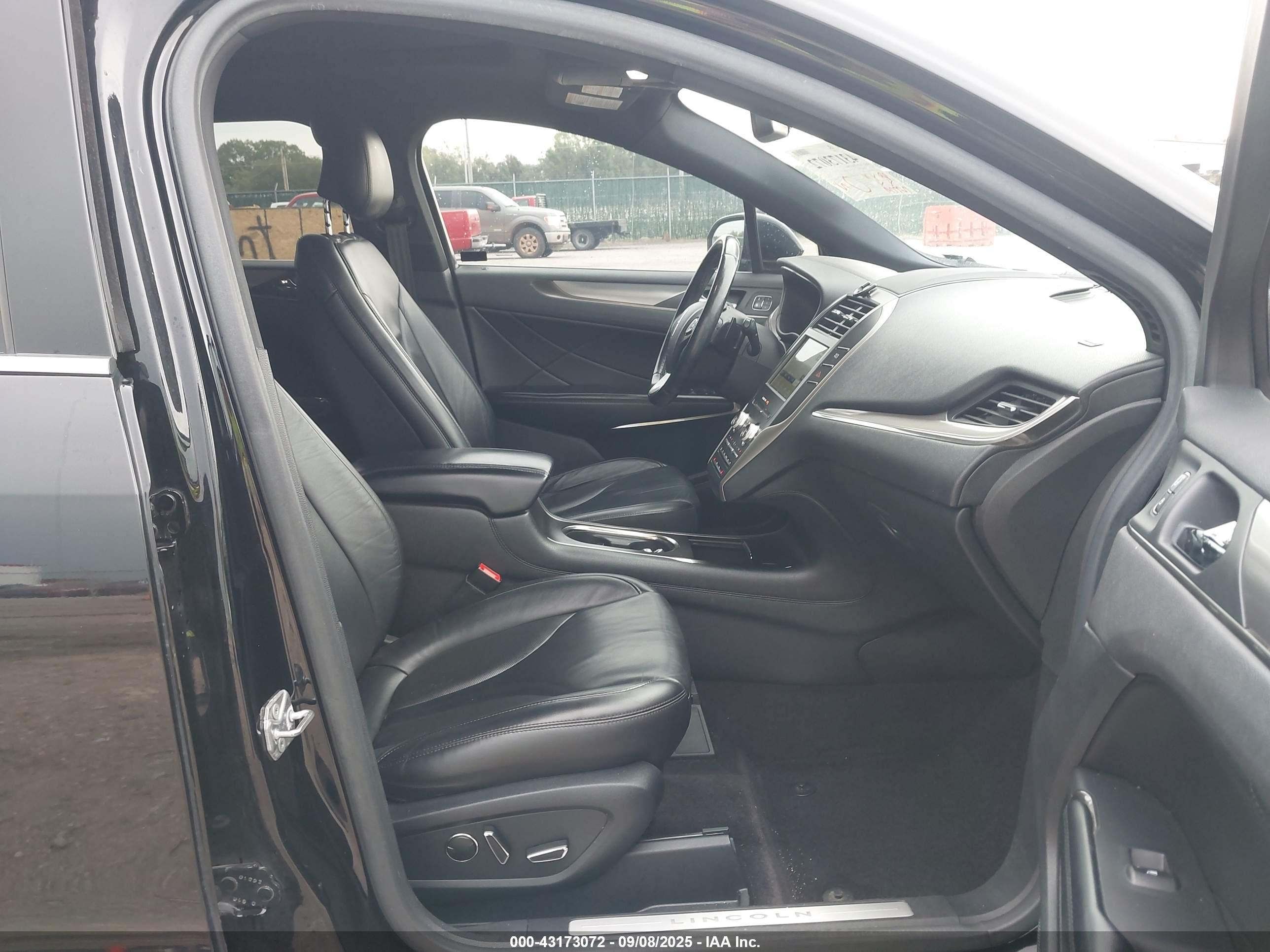LINCOLN MKC image 5