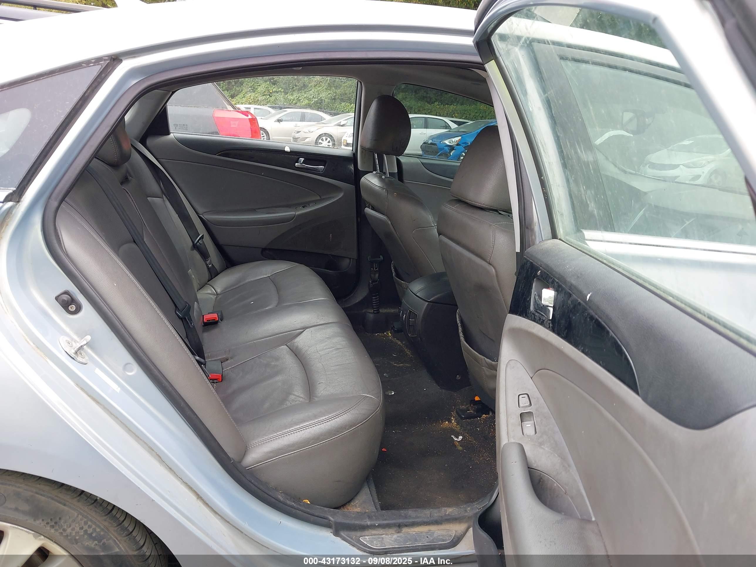 HYUNDAI SONATA image 8