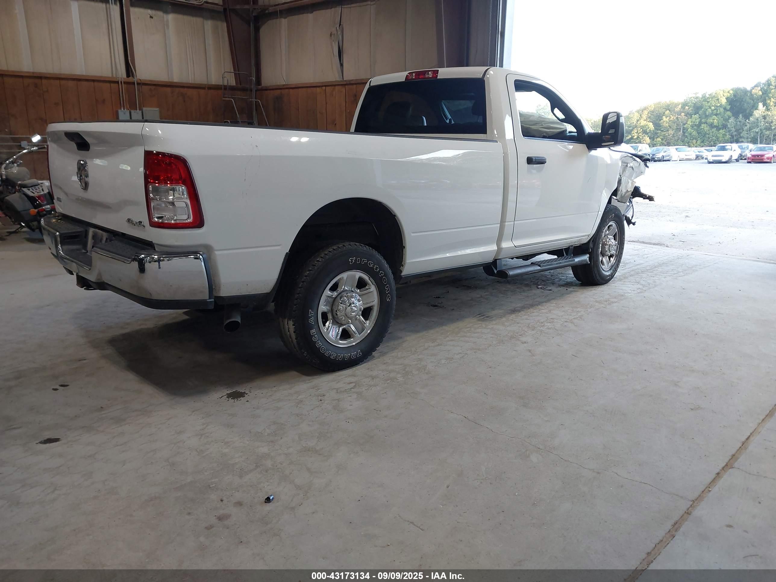 RAM 2500 image 4
