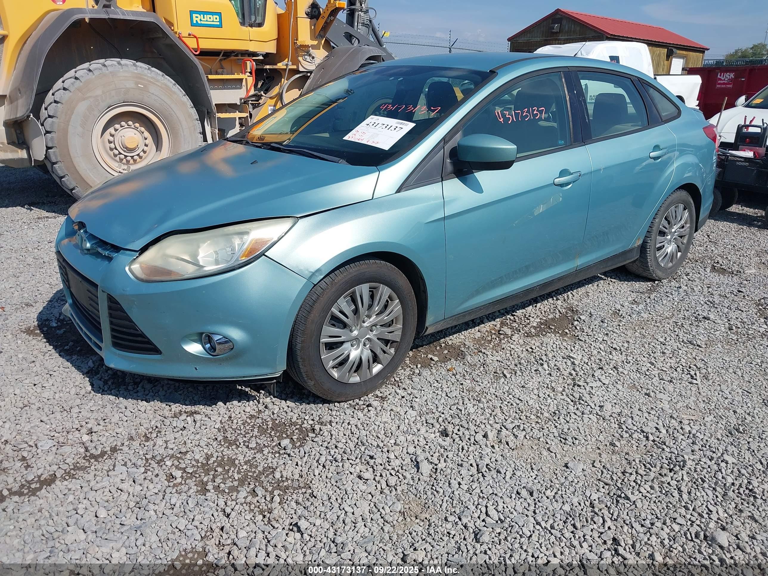 FORD FOCUS image 2