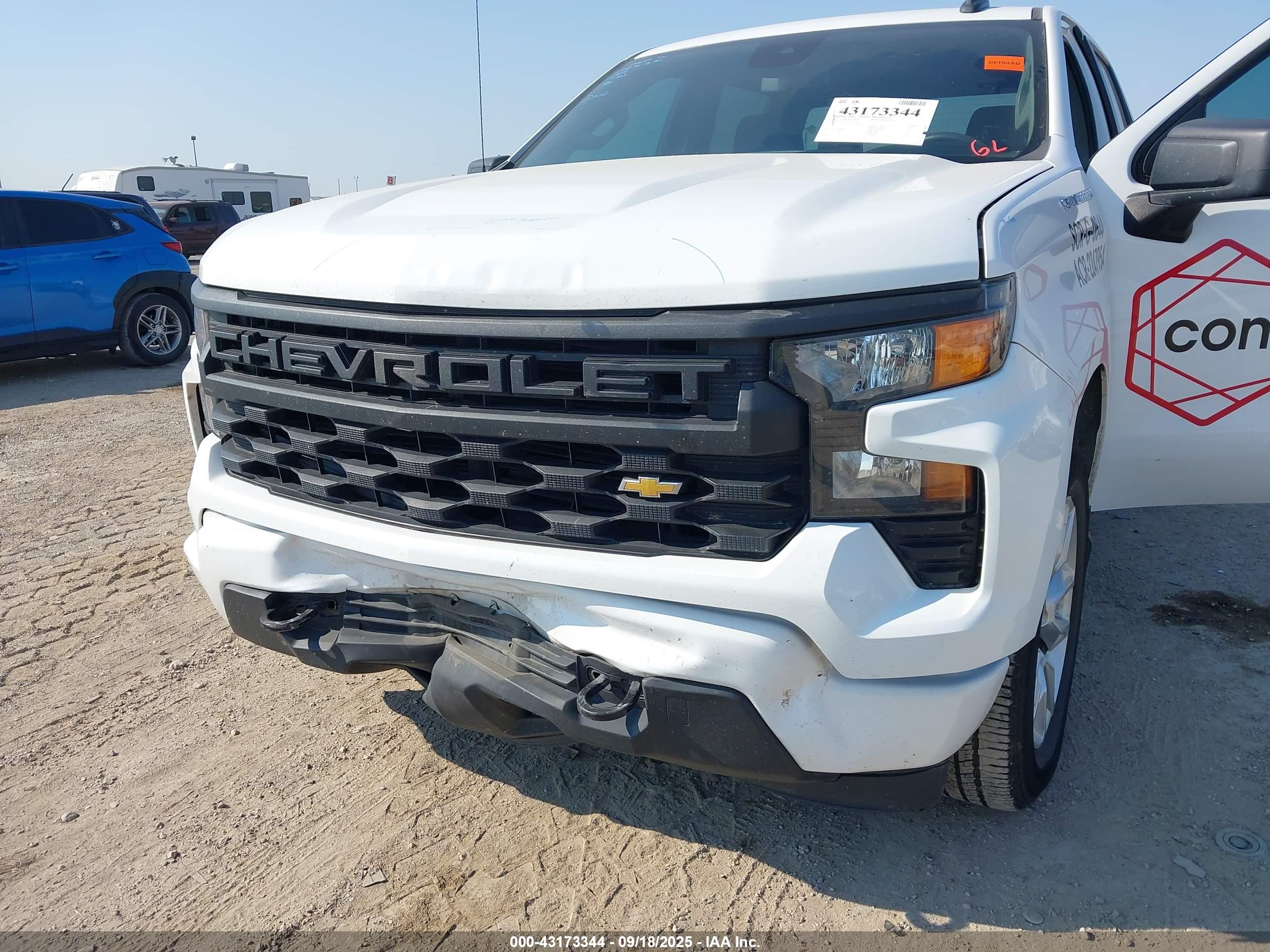 CHEVROLET SILVERADO image 6