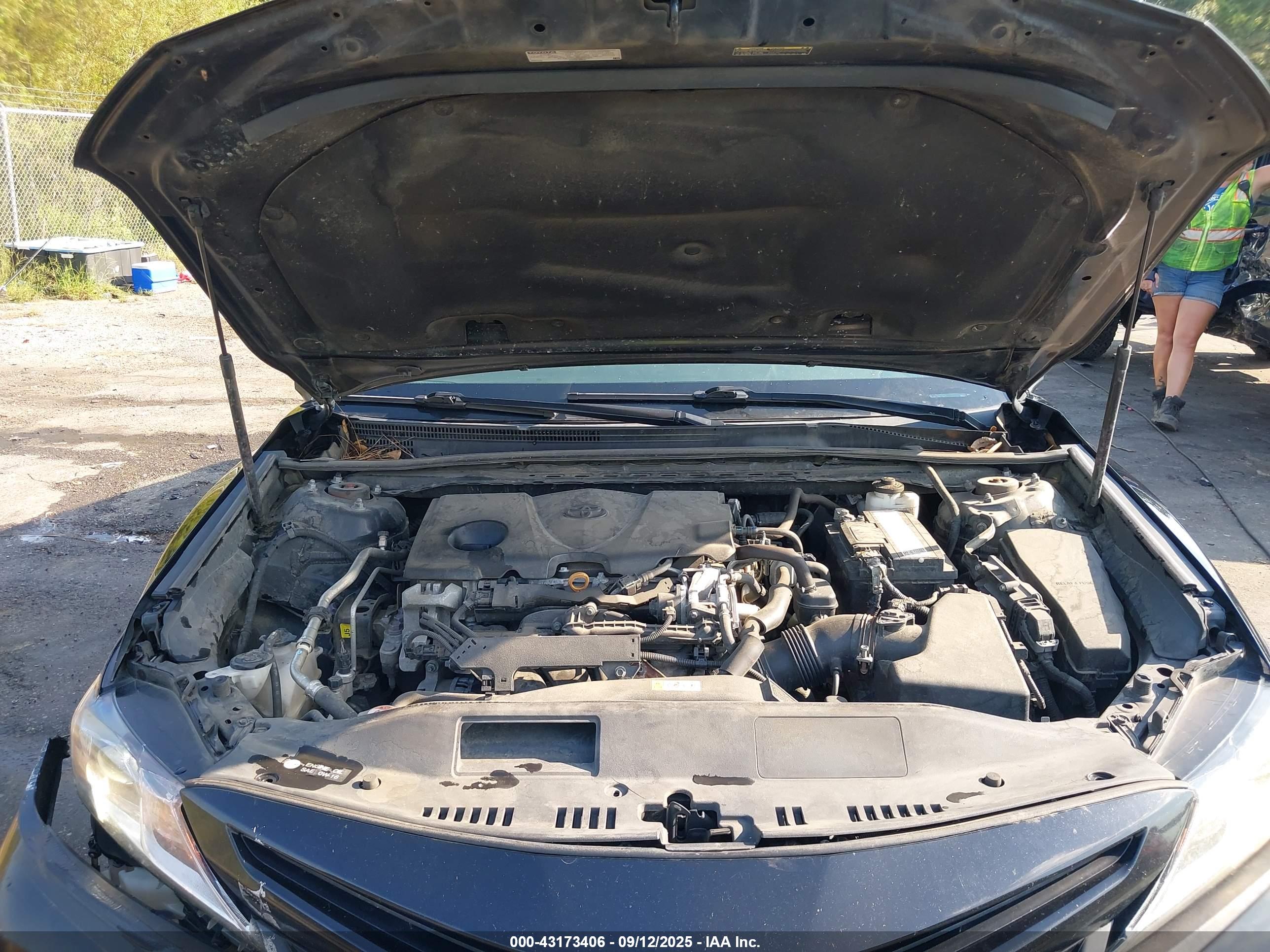 TOYOTA CAMRY image 10