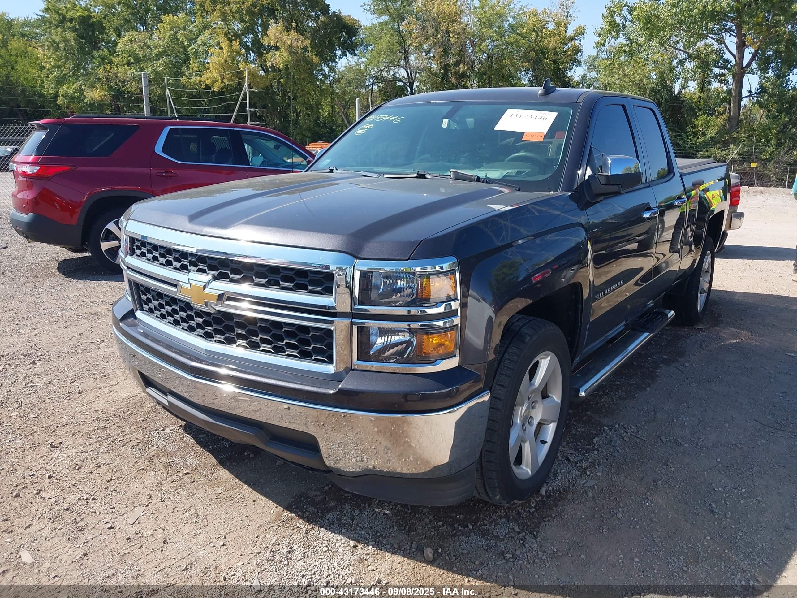 CHEVROLET SILVERADO image 2