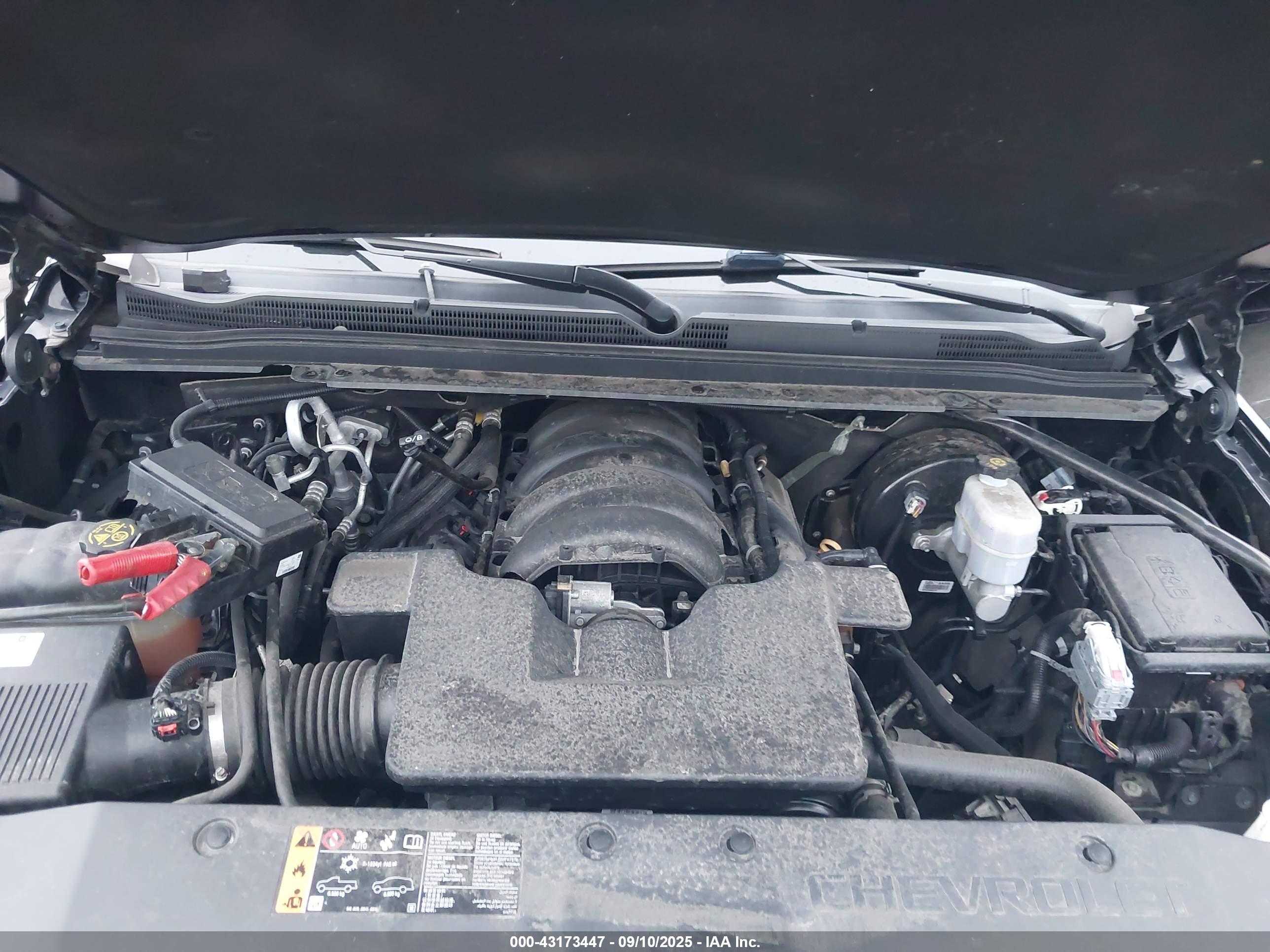 CHEVROLET SUBURBAN image 10