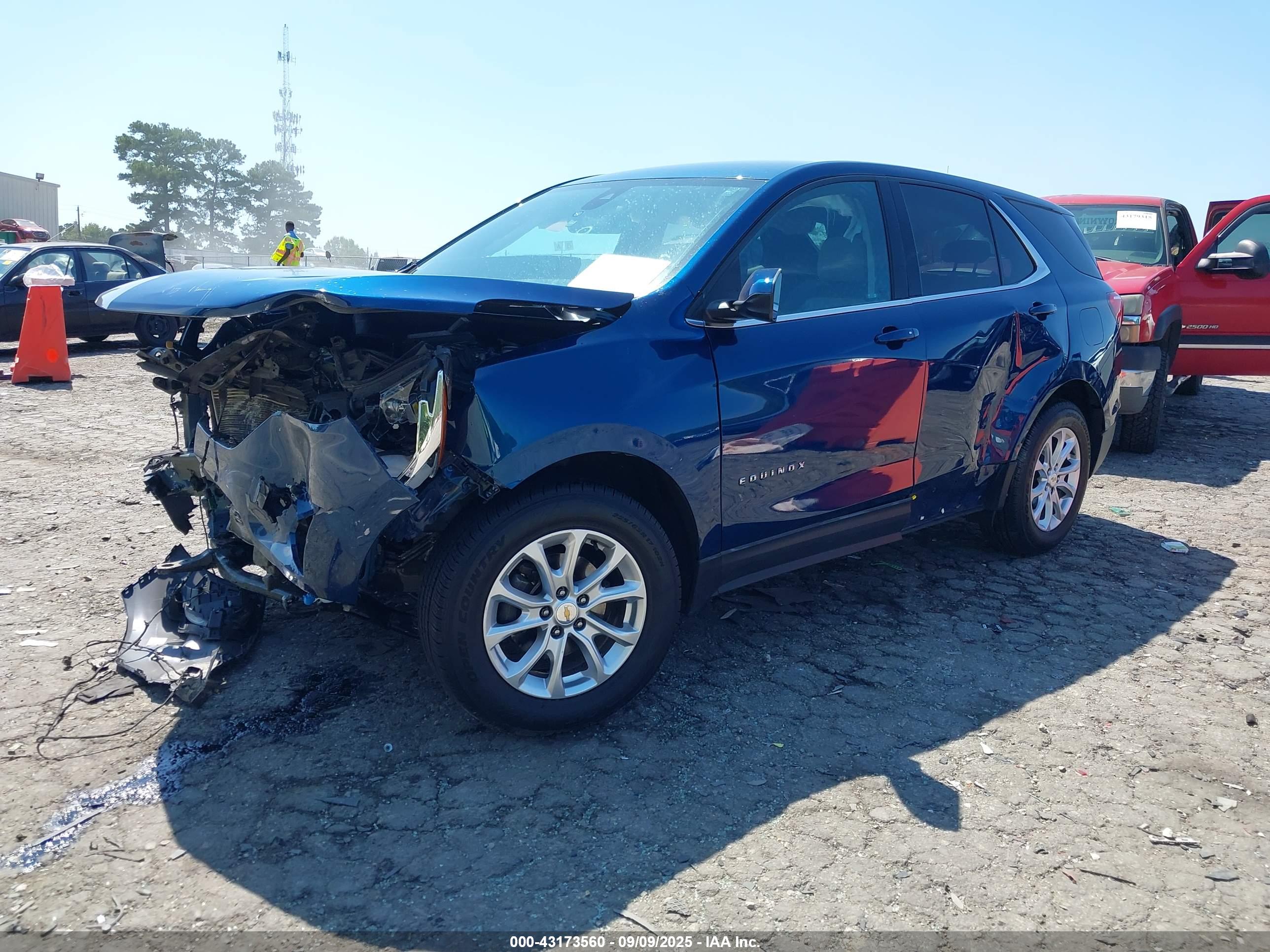 CHEVROLET EQUINOX image 2
