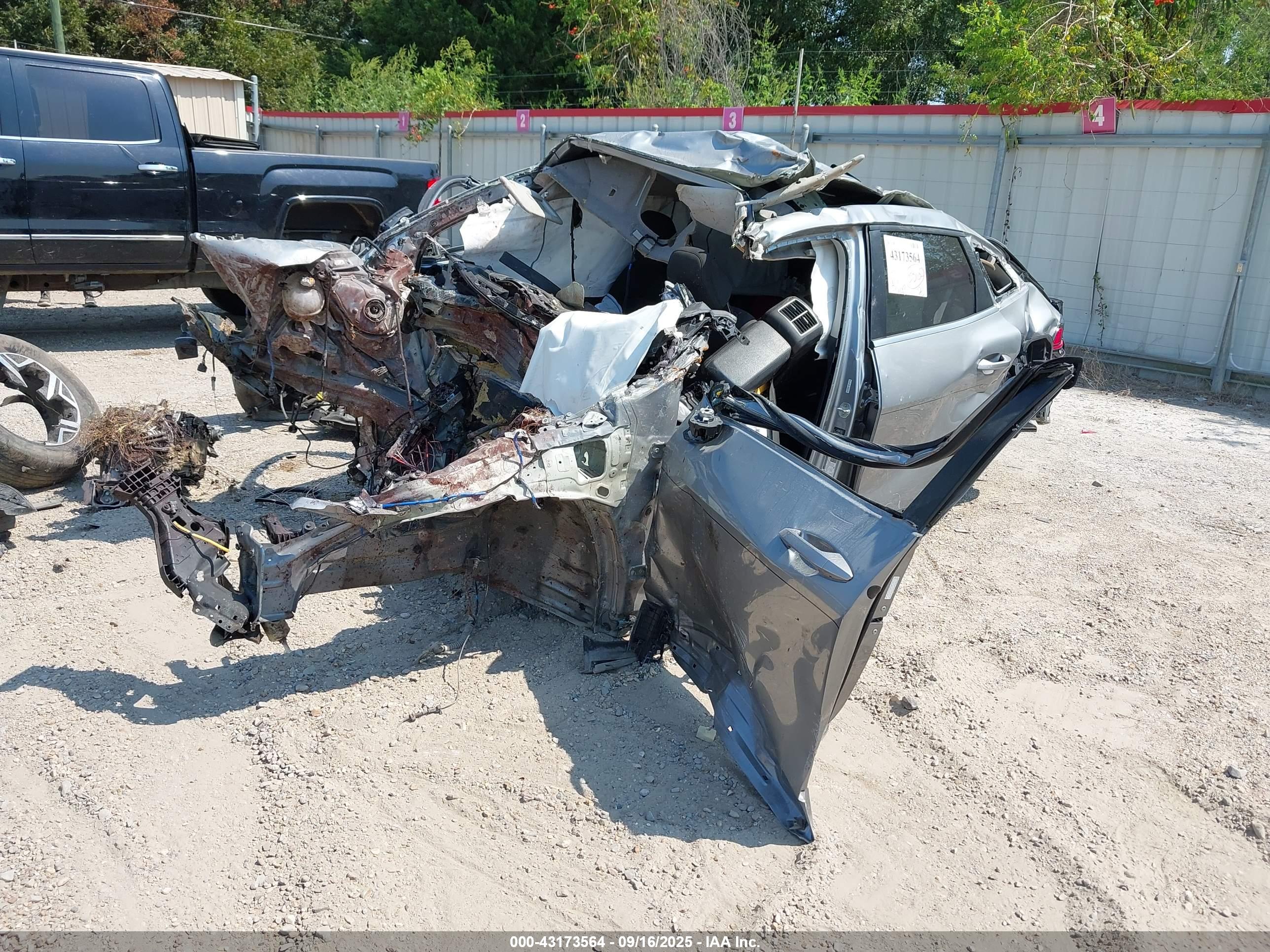 KIA SPORTAGE image 2