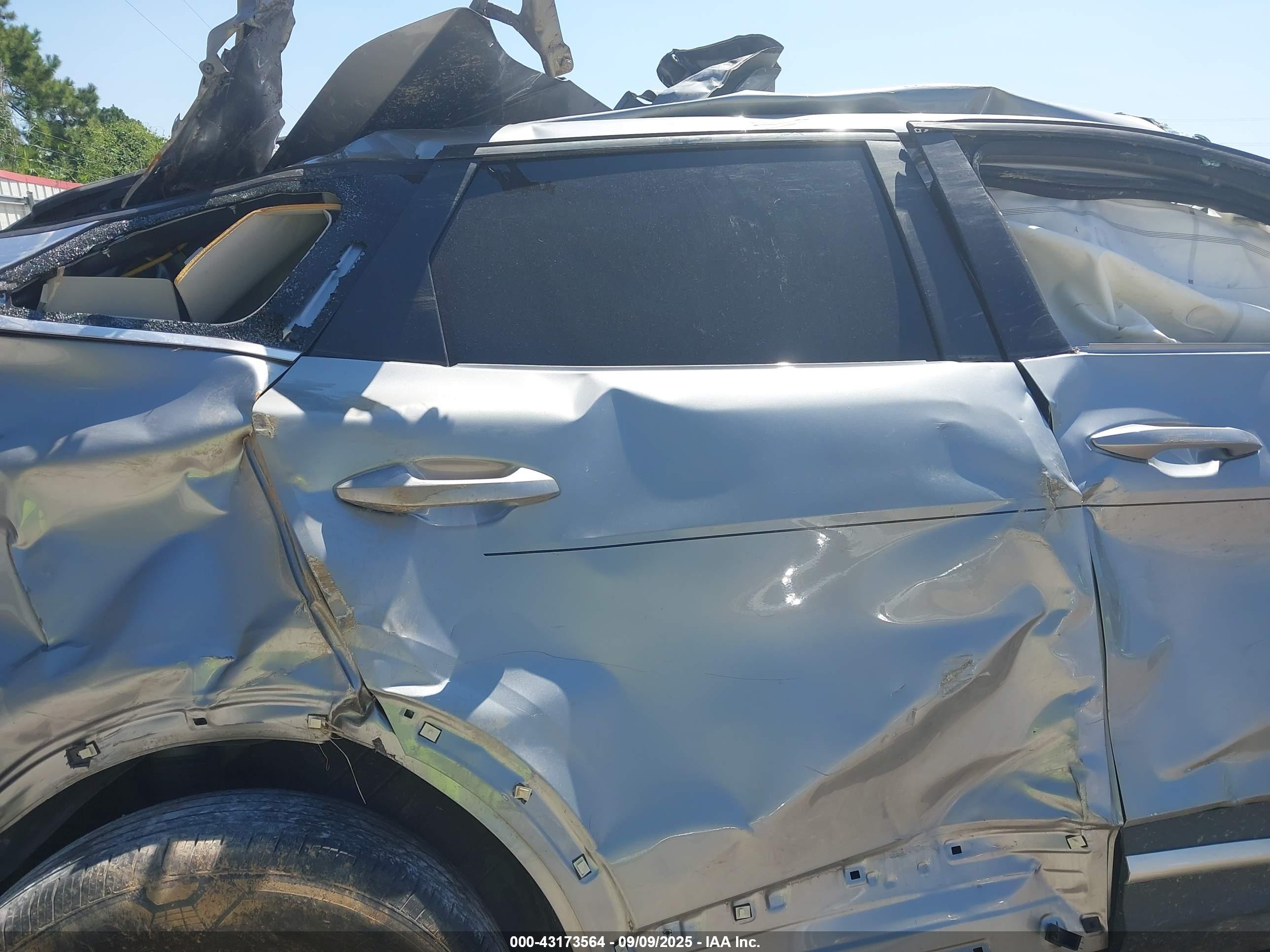 KIA SPORTAGE image 8