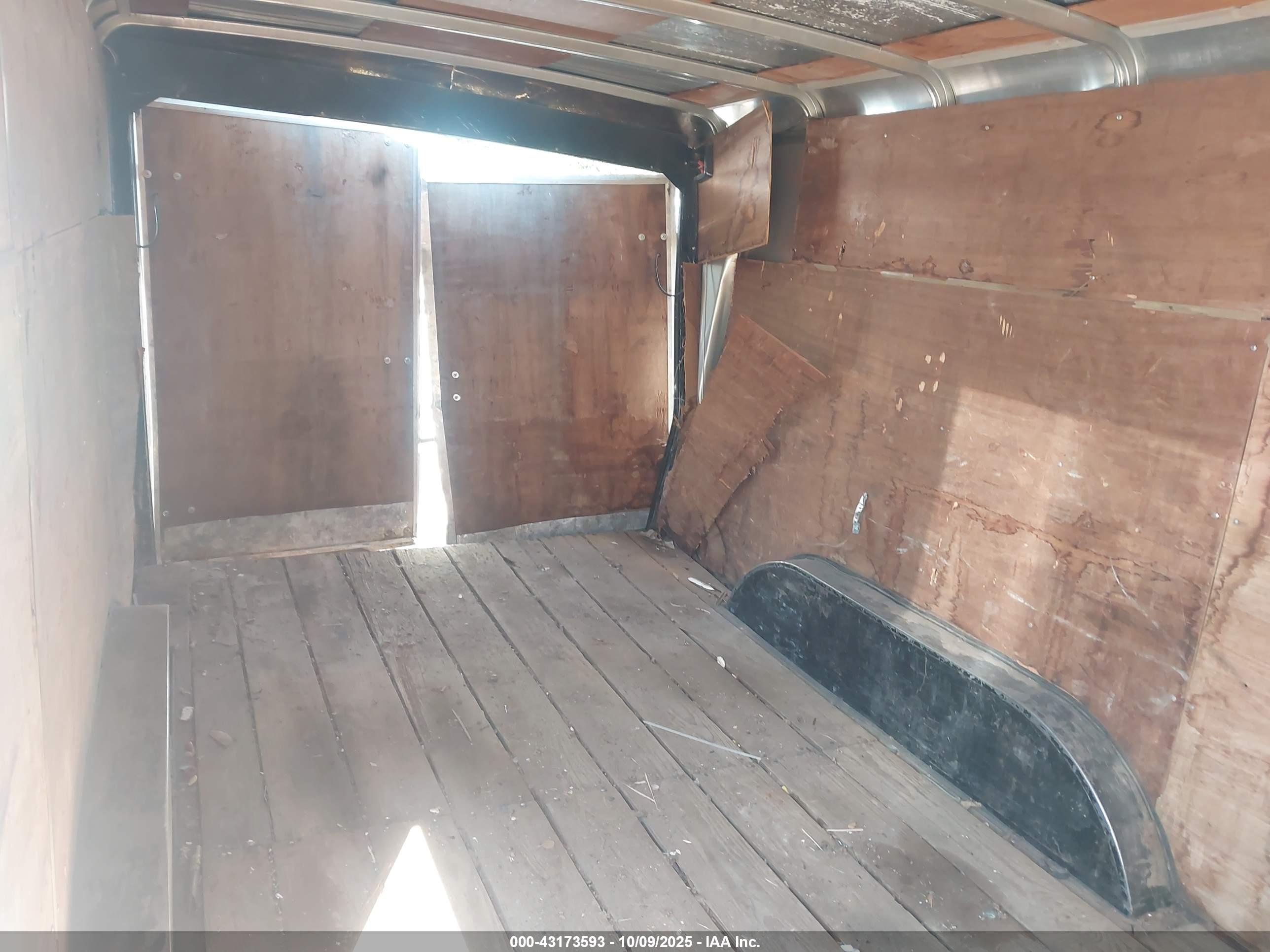 WELLS CARGO image 8