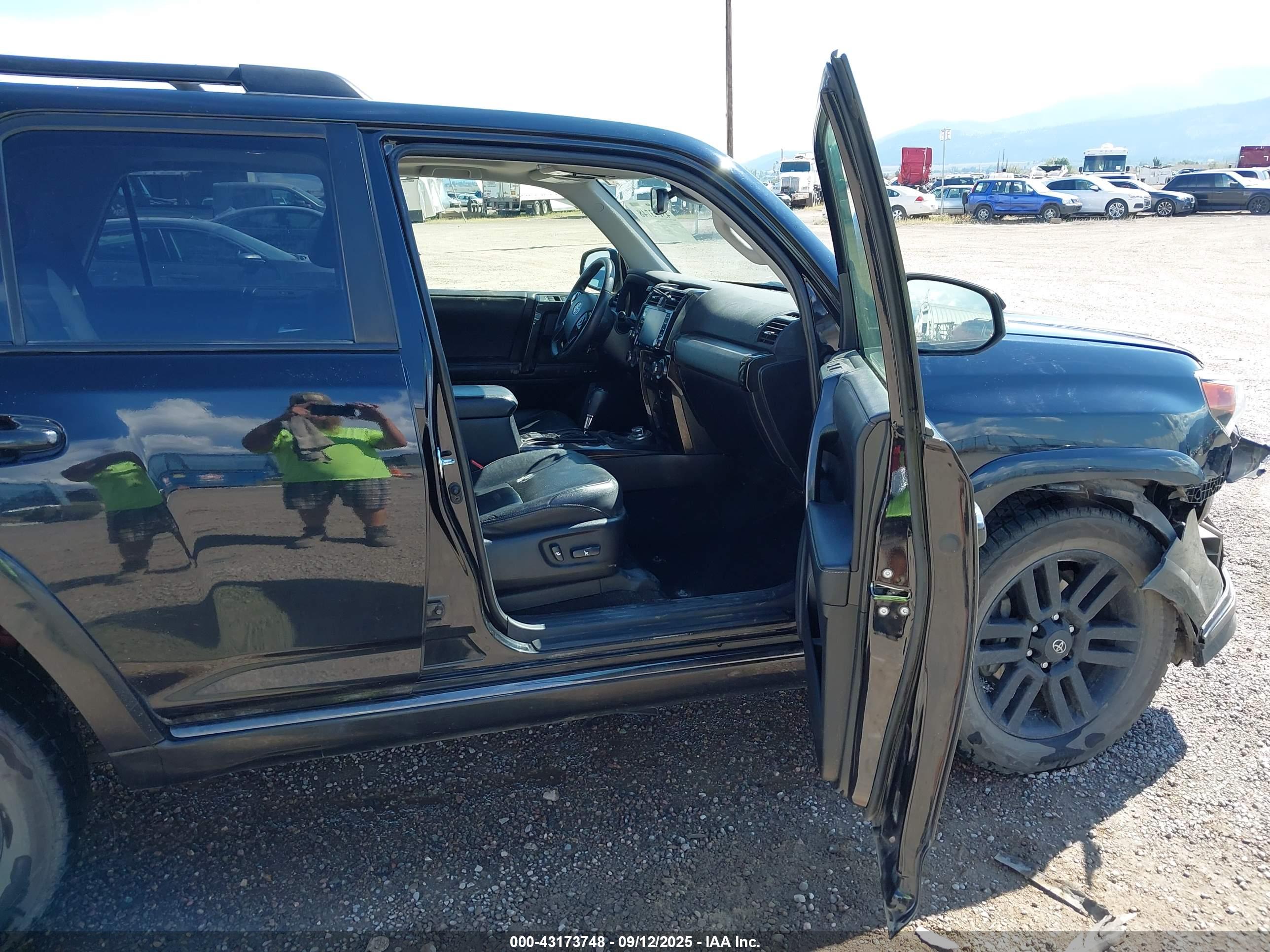 TOYOTA 4RUNNER image 5