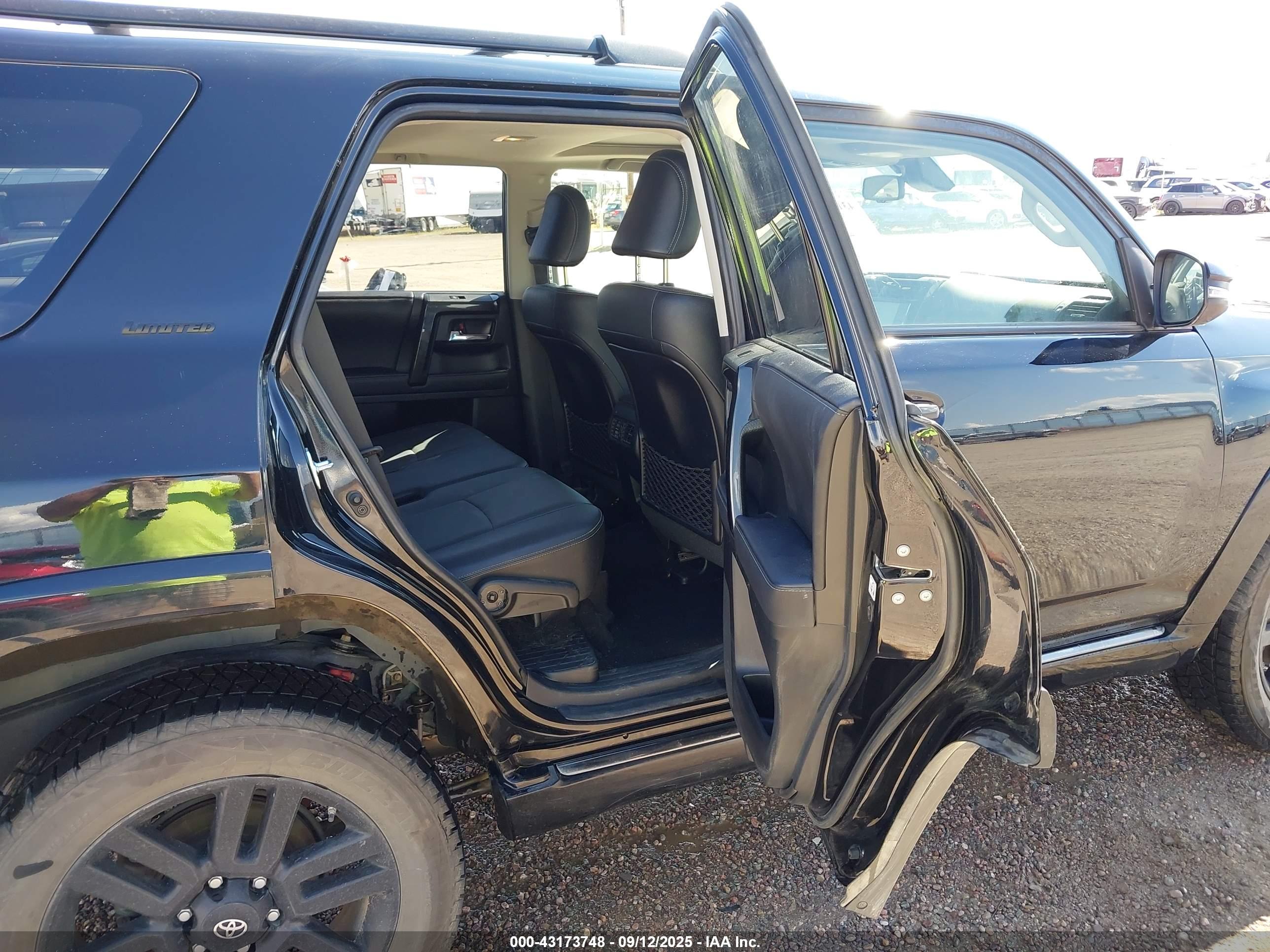 TOYOTA 4RUNNER image 8
