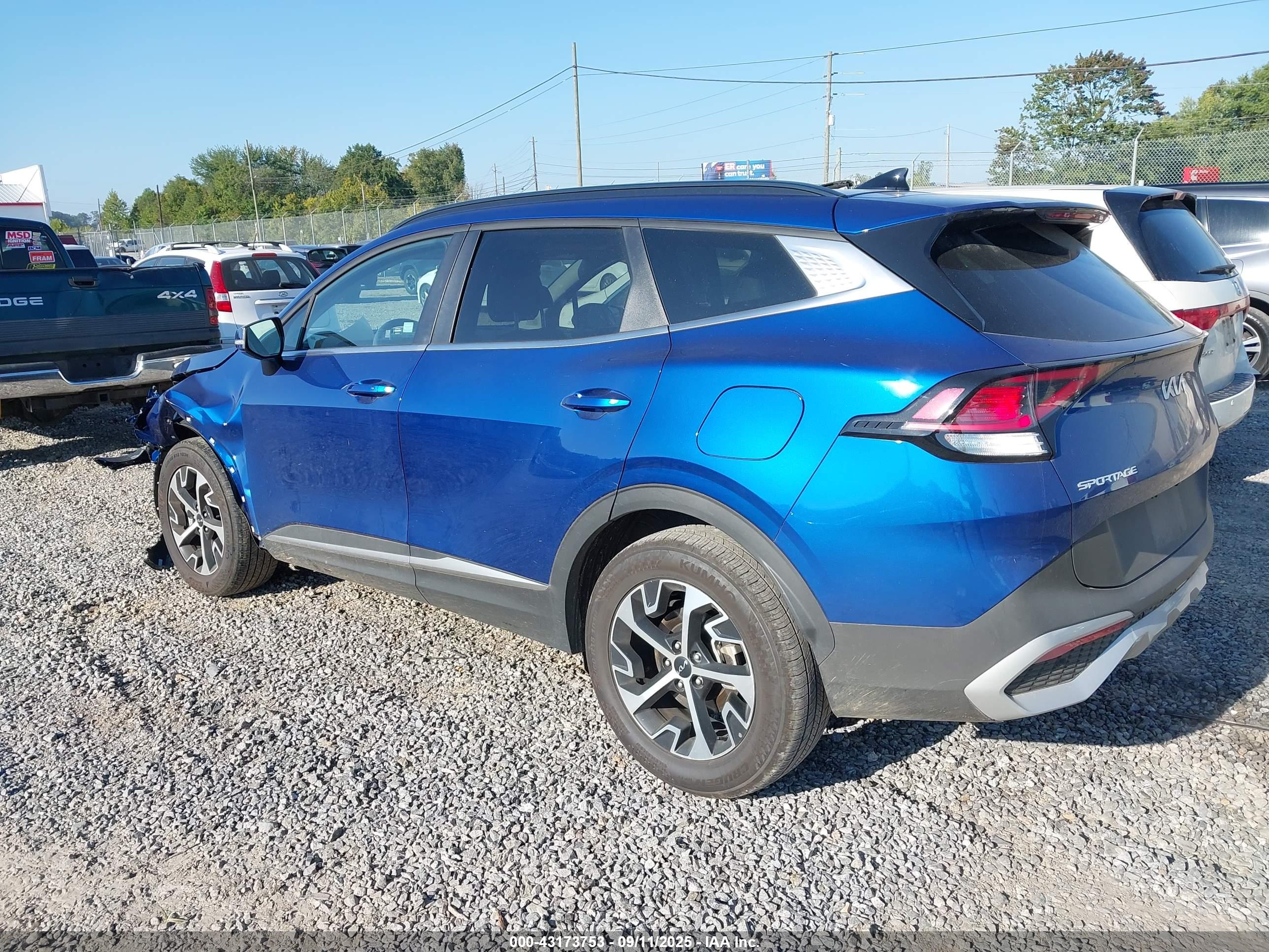 KIA SPORTAGE image 3