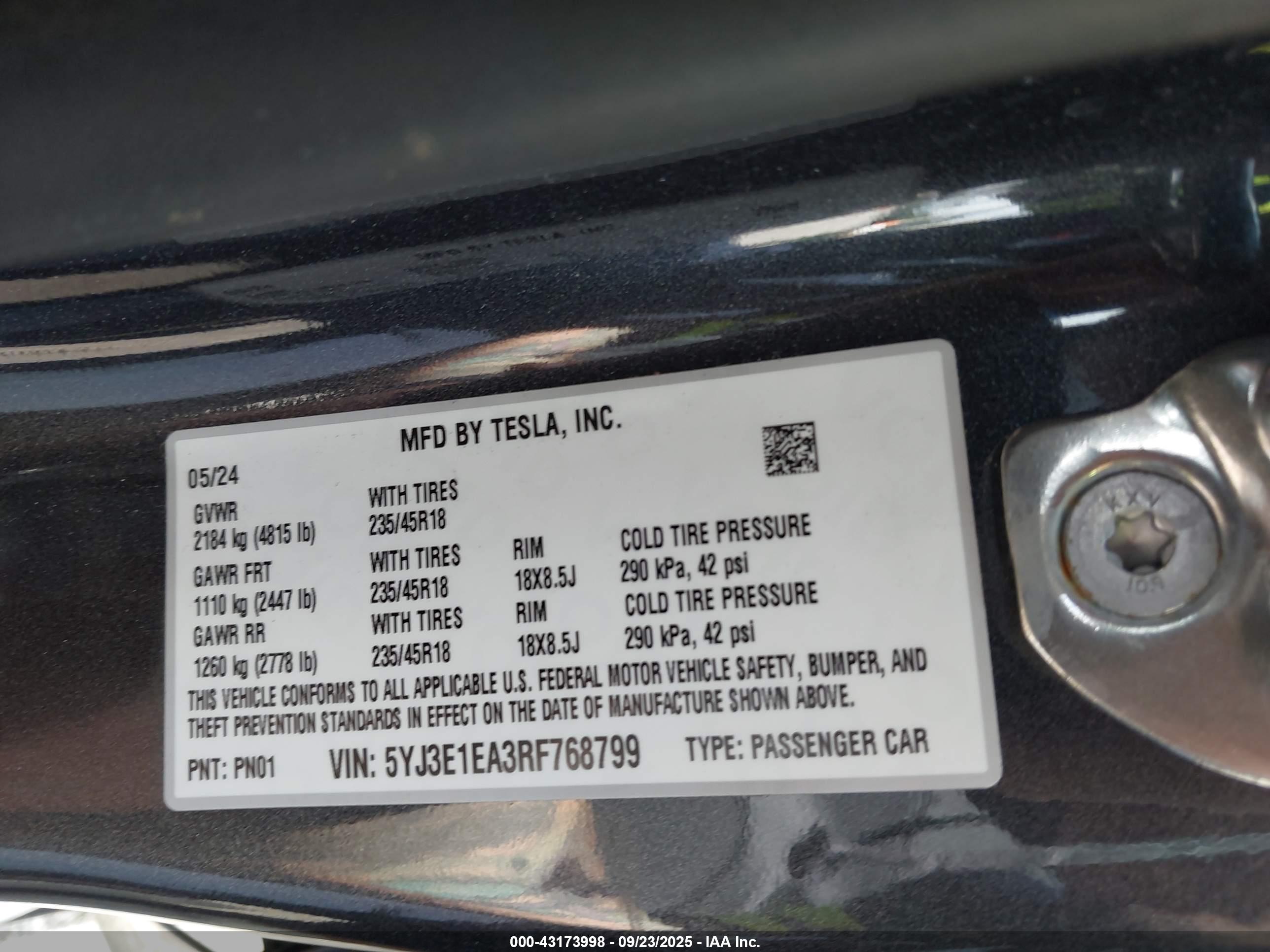 TESLA MODEL image 9