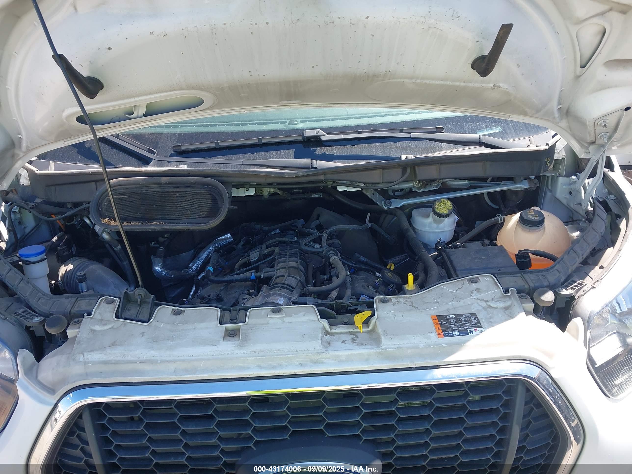 FORD TRANSIT-350 image 10