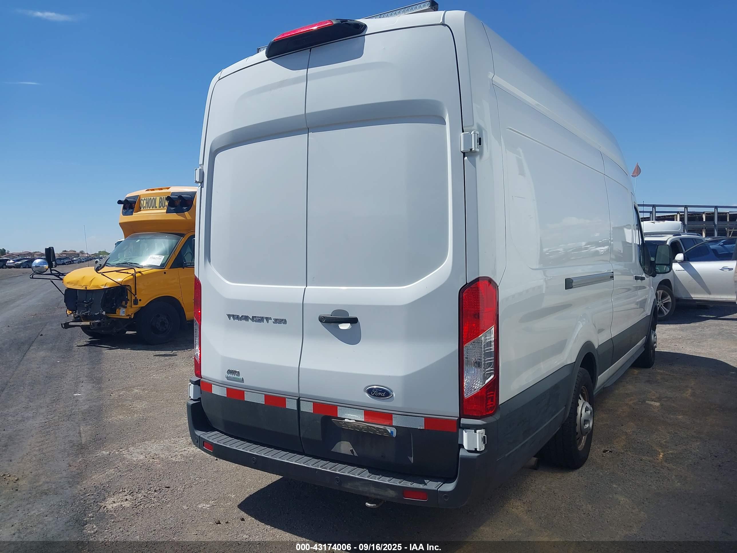 FORD TRANSIT-350 image 4