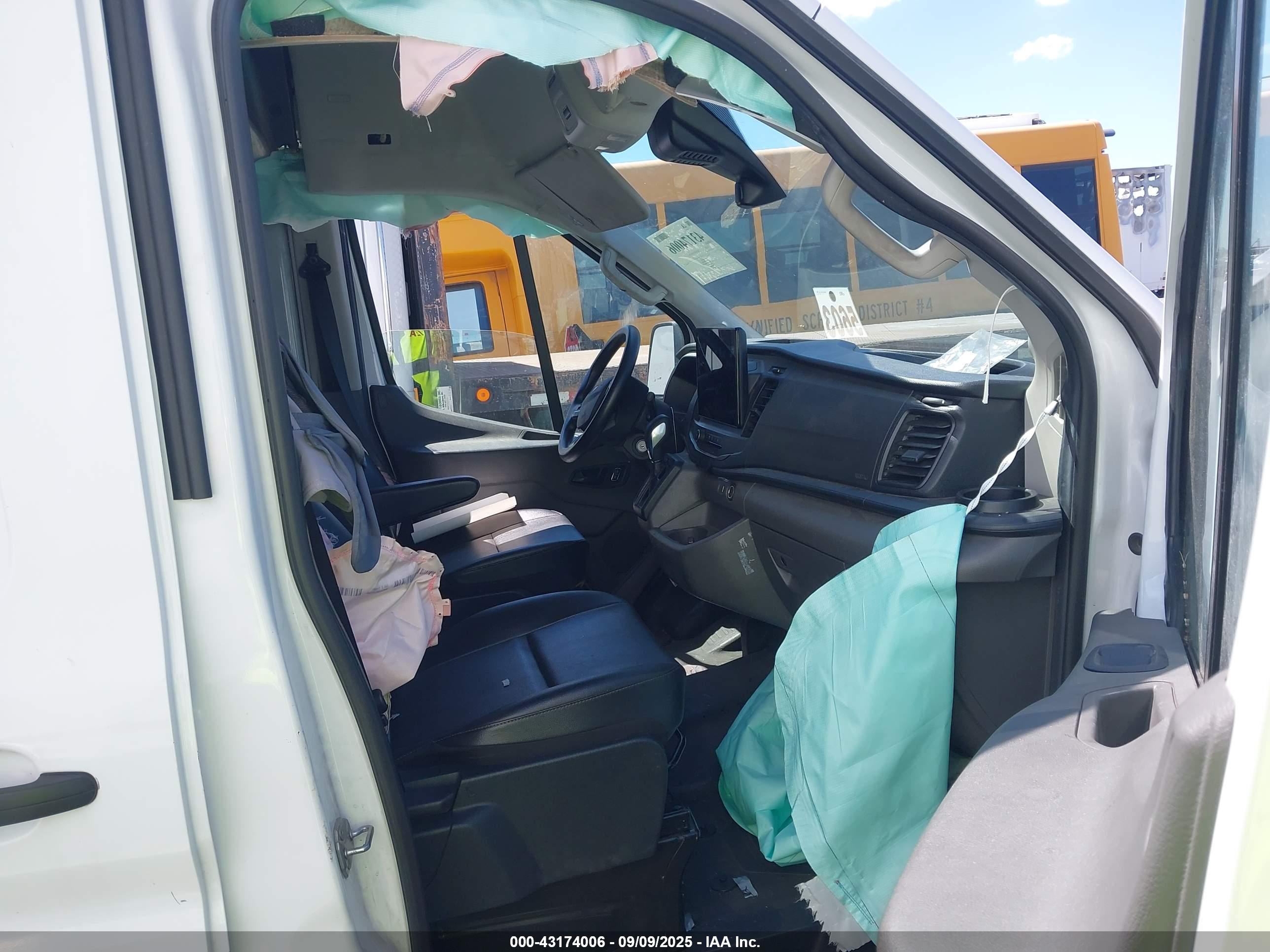 FORD TRANSIT-350 image 5
