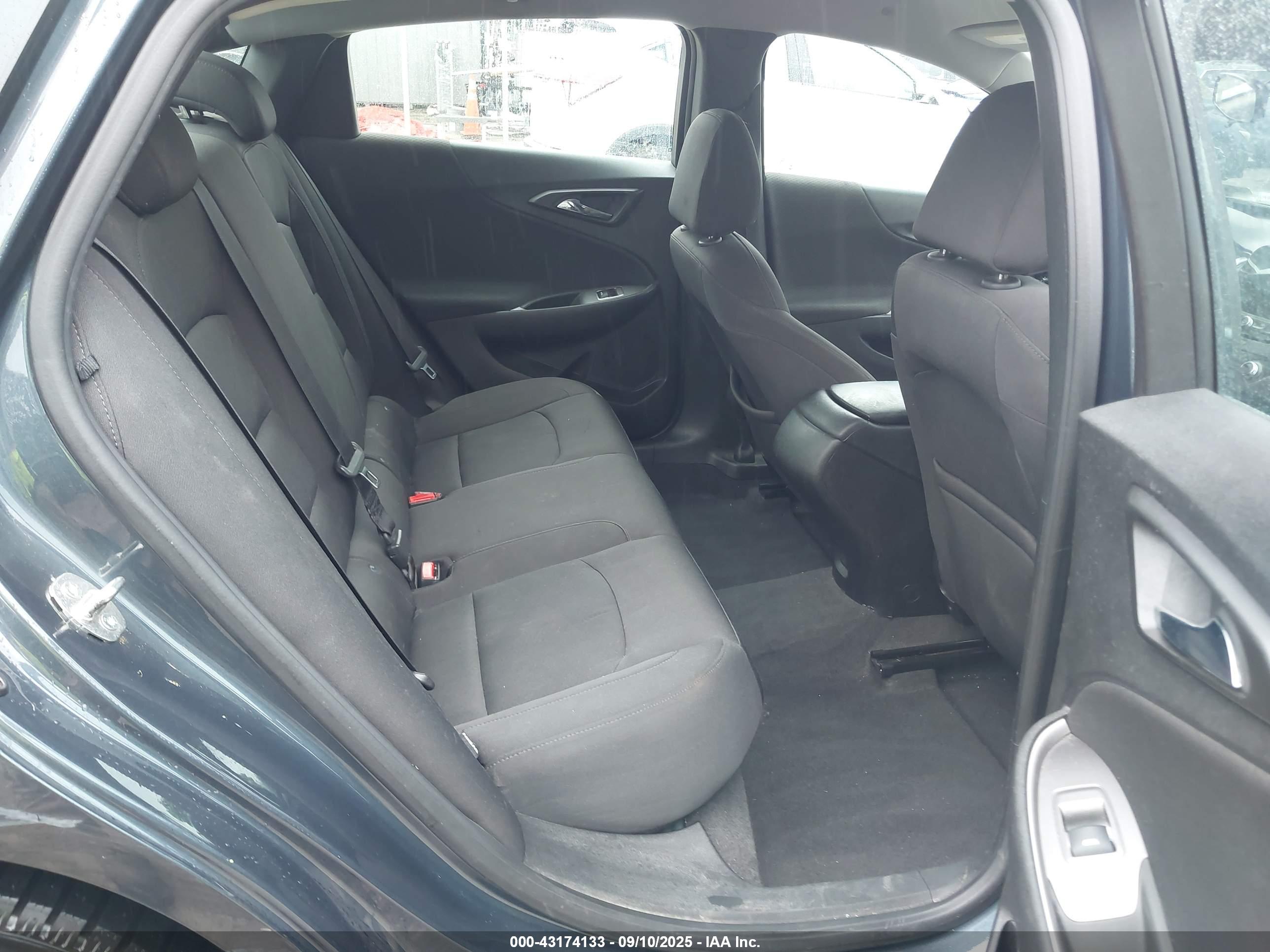 CHEVROLET MALIBU image 8