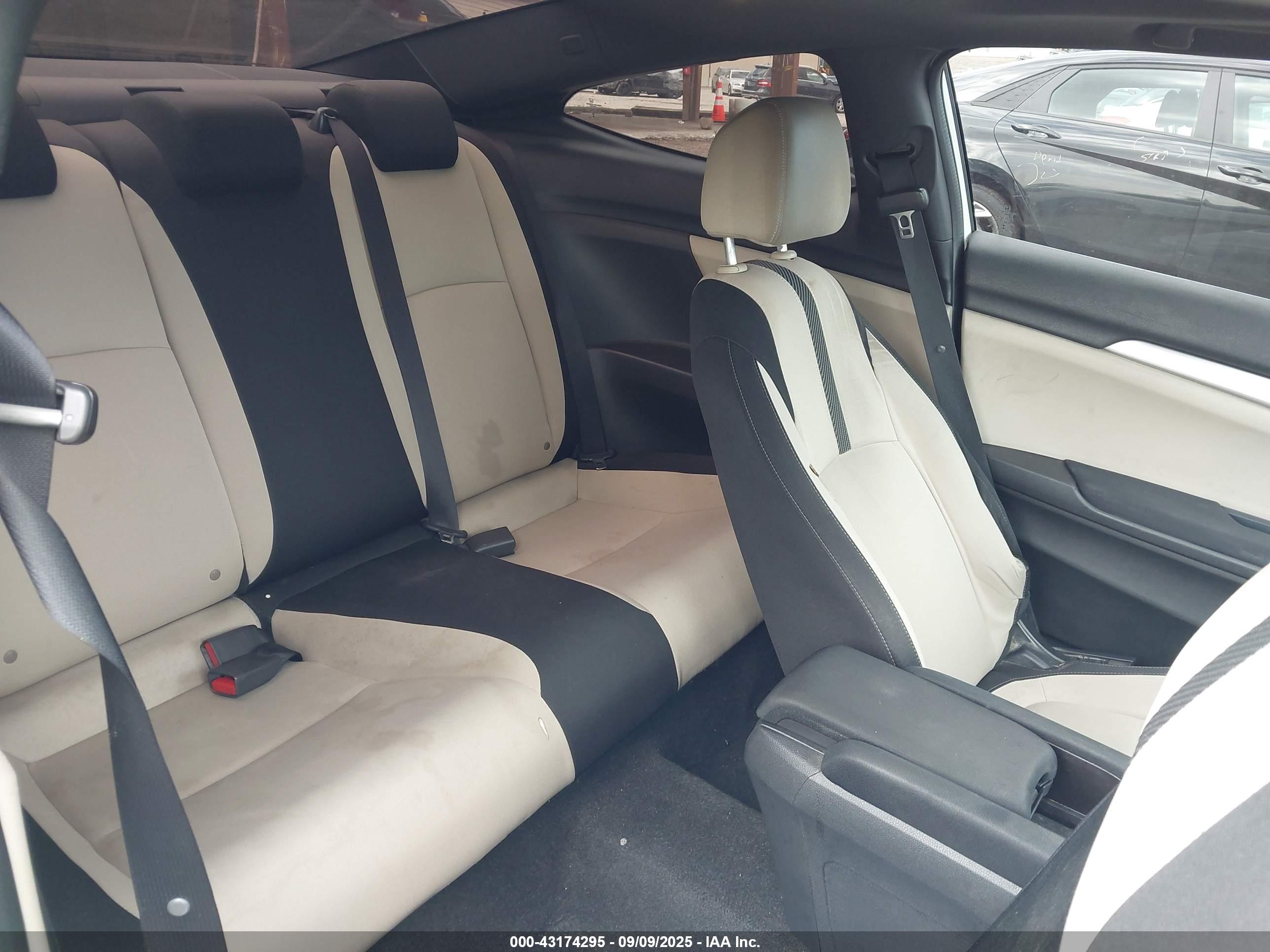 HONDA CIVIC image 8