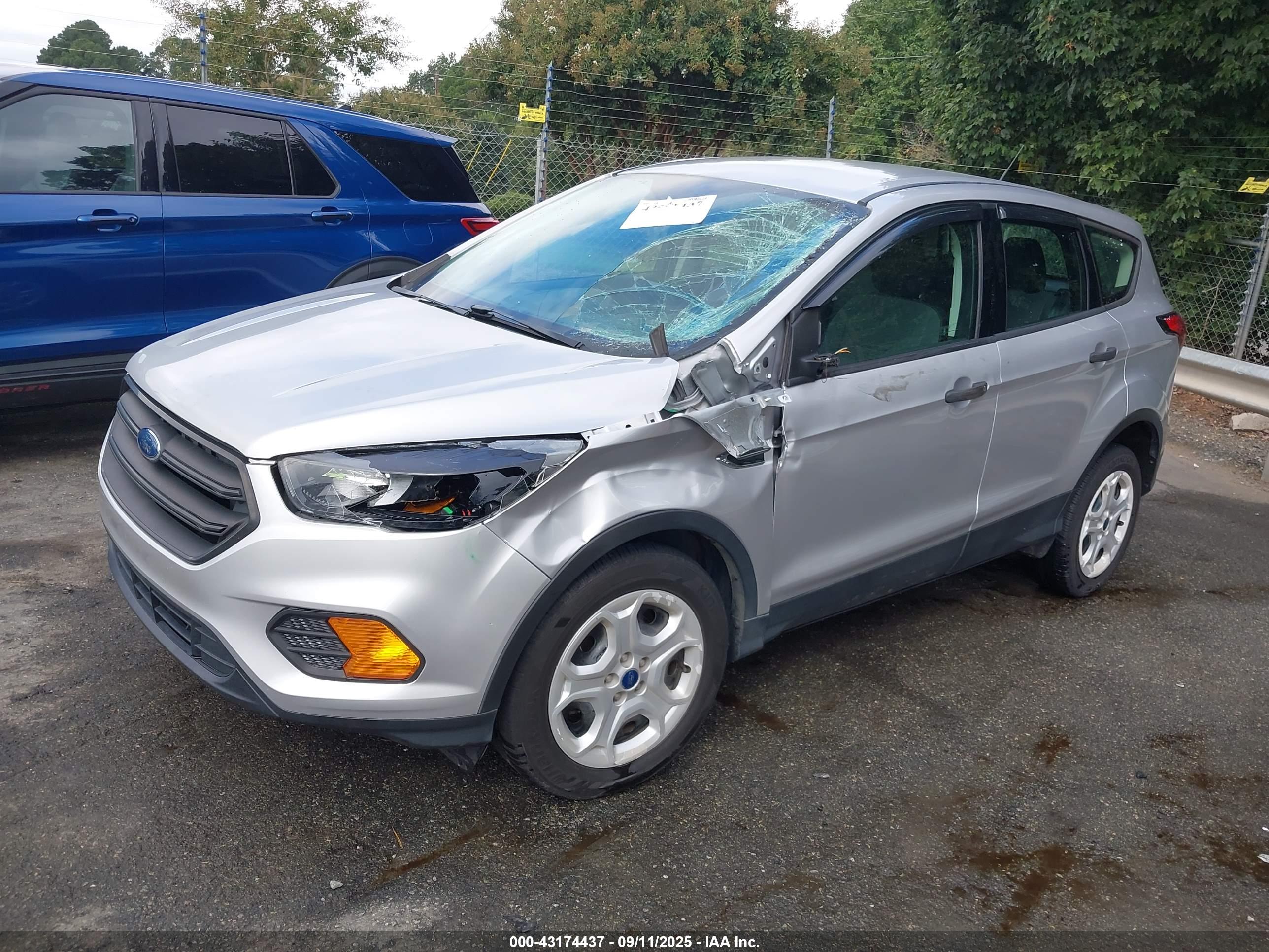 FORD ESCAPE image 2