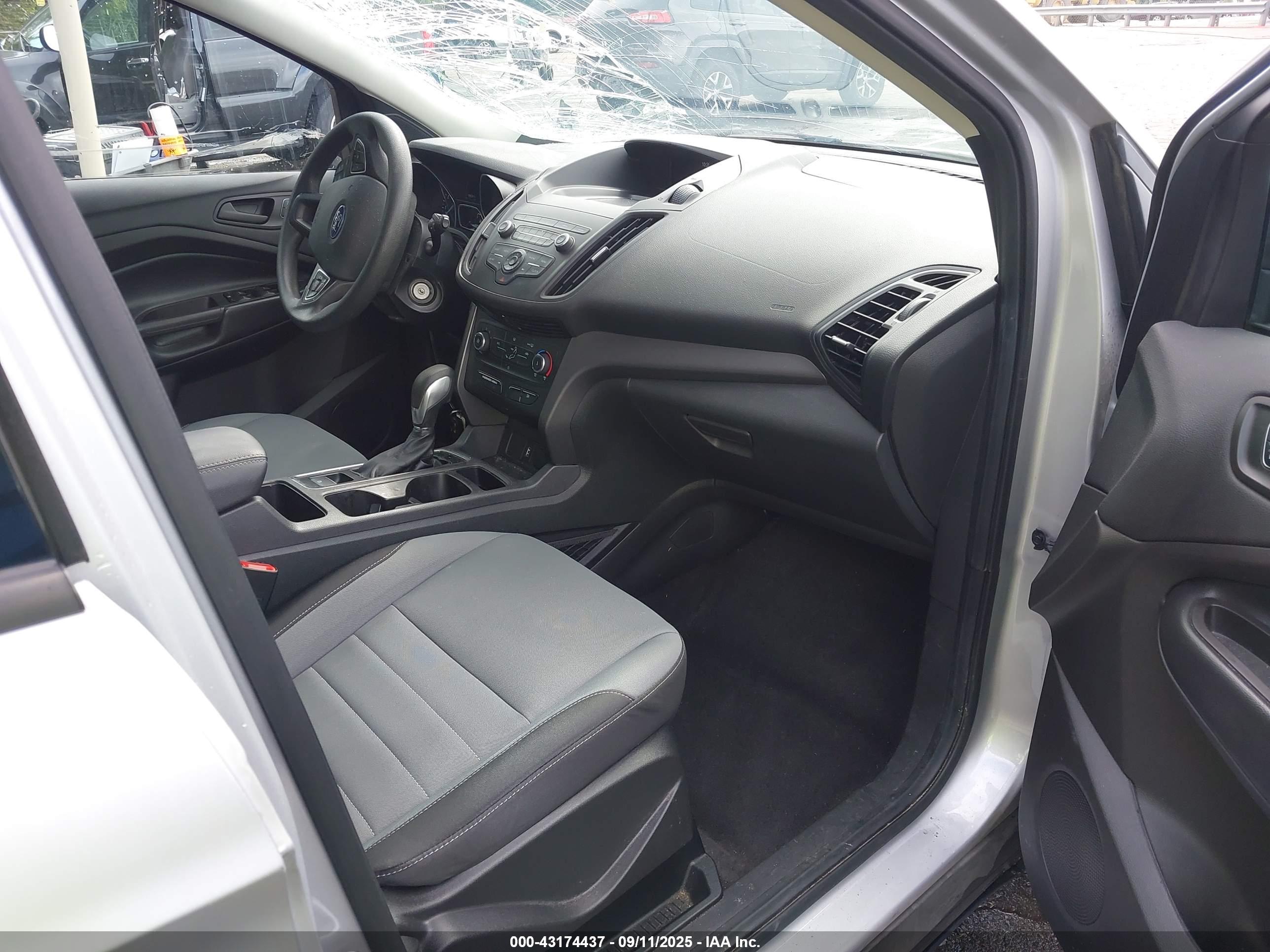 FORD ESCAPE image 5