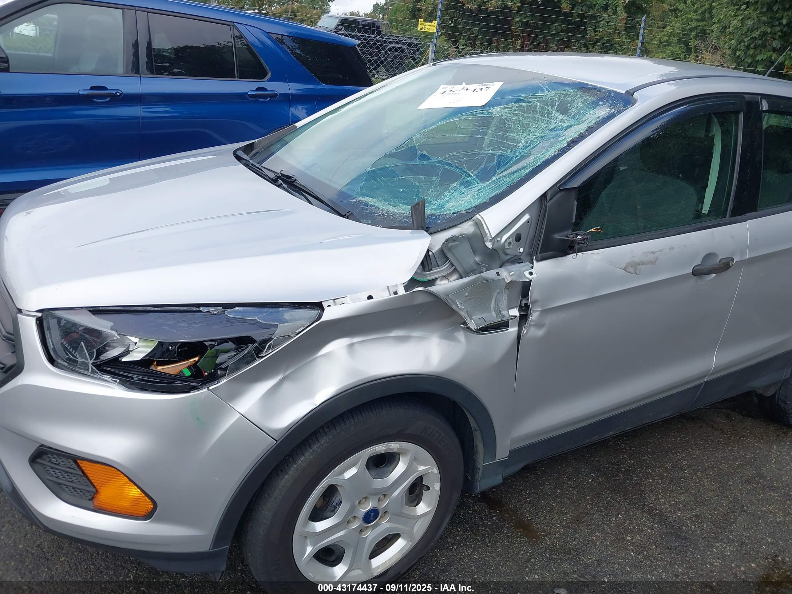 FORD ESCAPE image 6