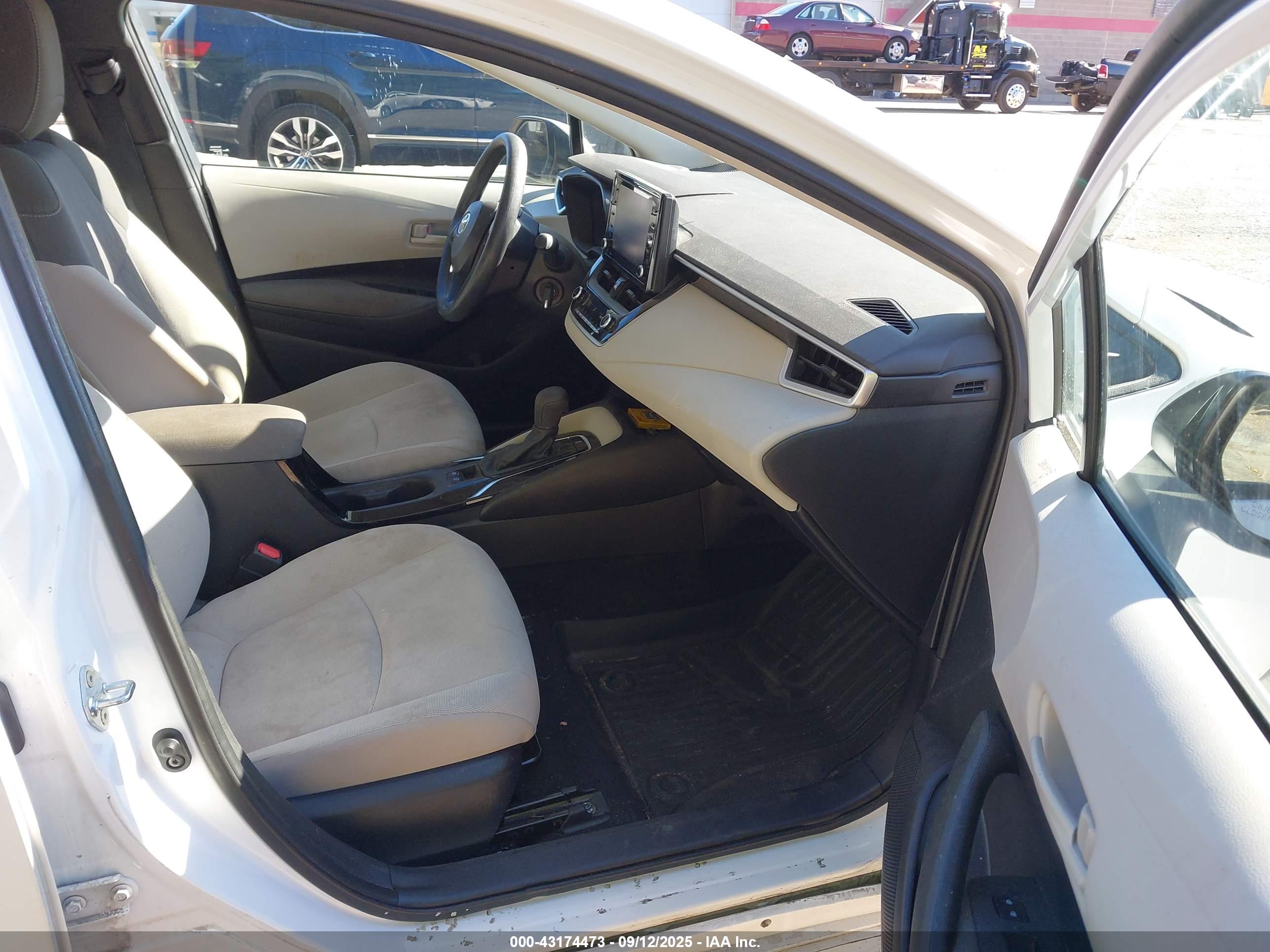 TOYOTA COROLLA image 5