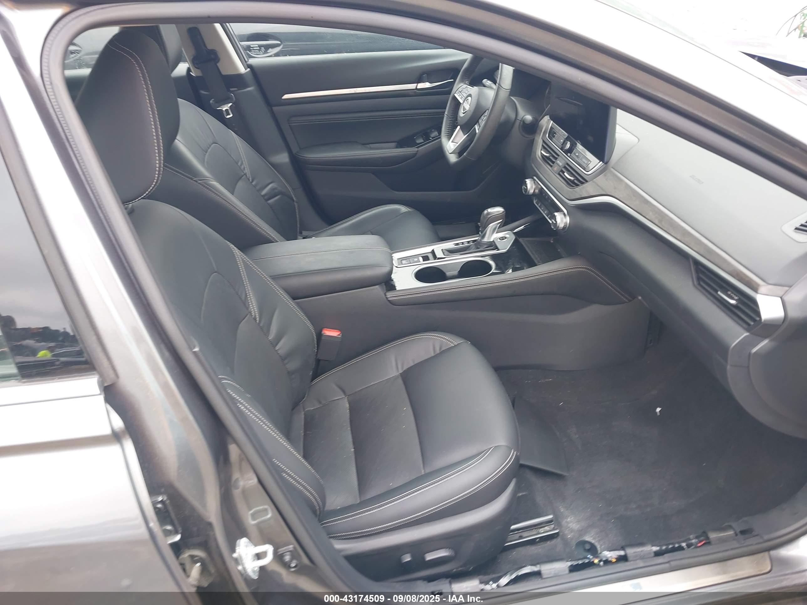 NISSAN ALTIMA image 5