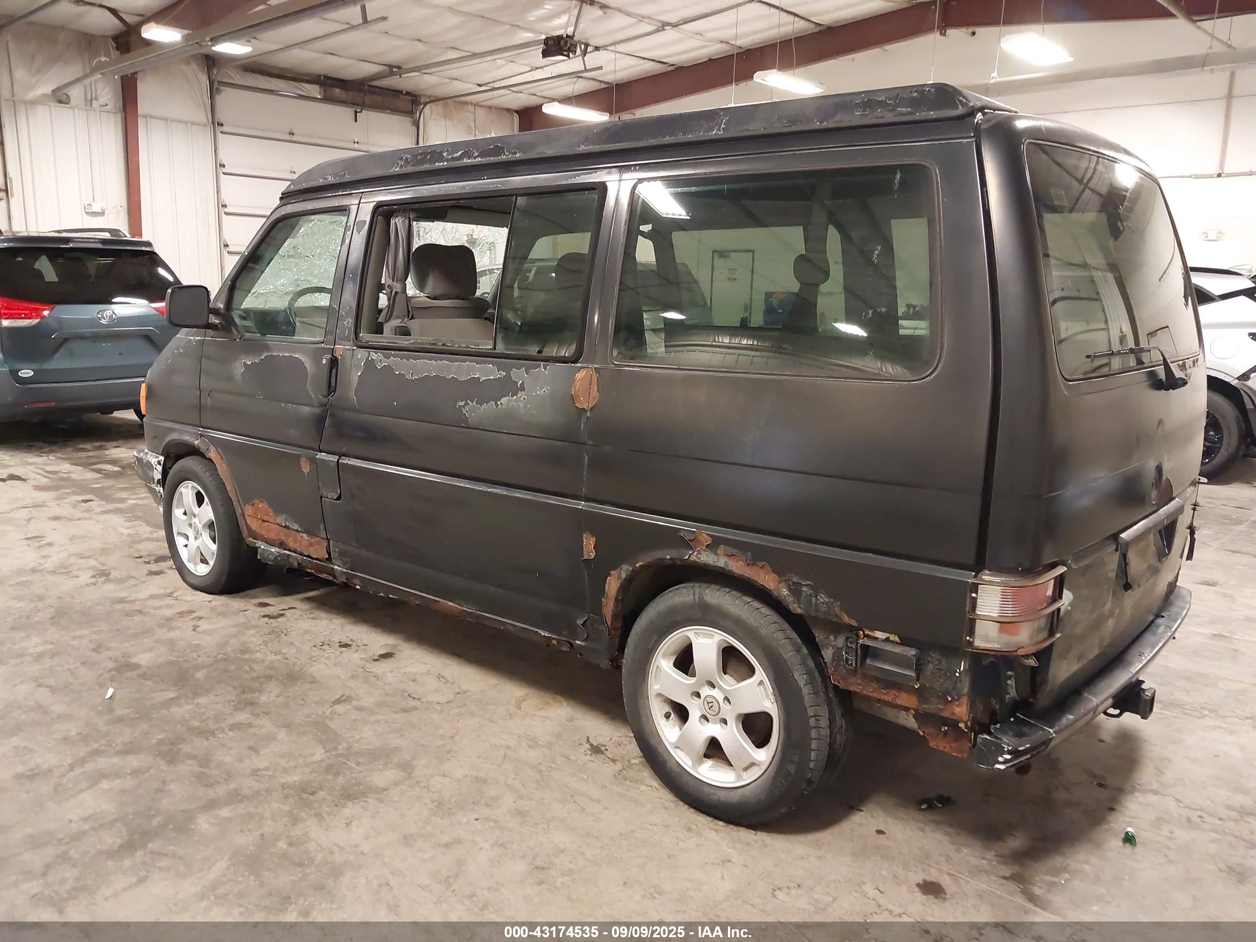 VOLKSWAGEN EUROVAN image 3