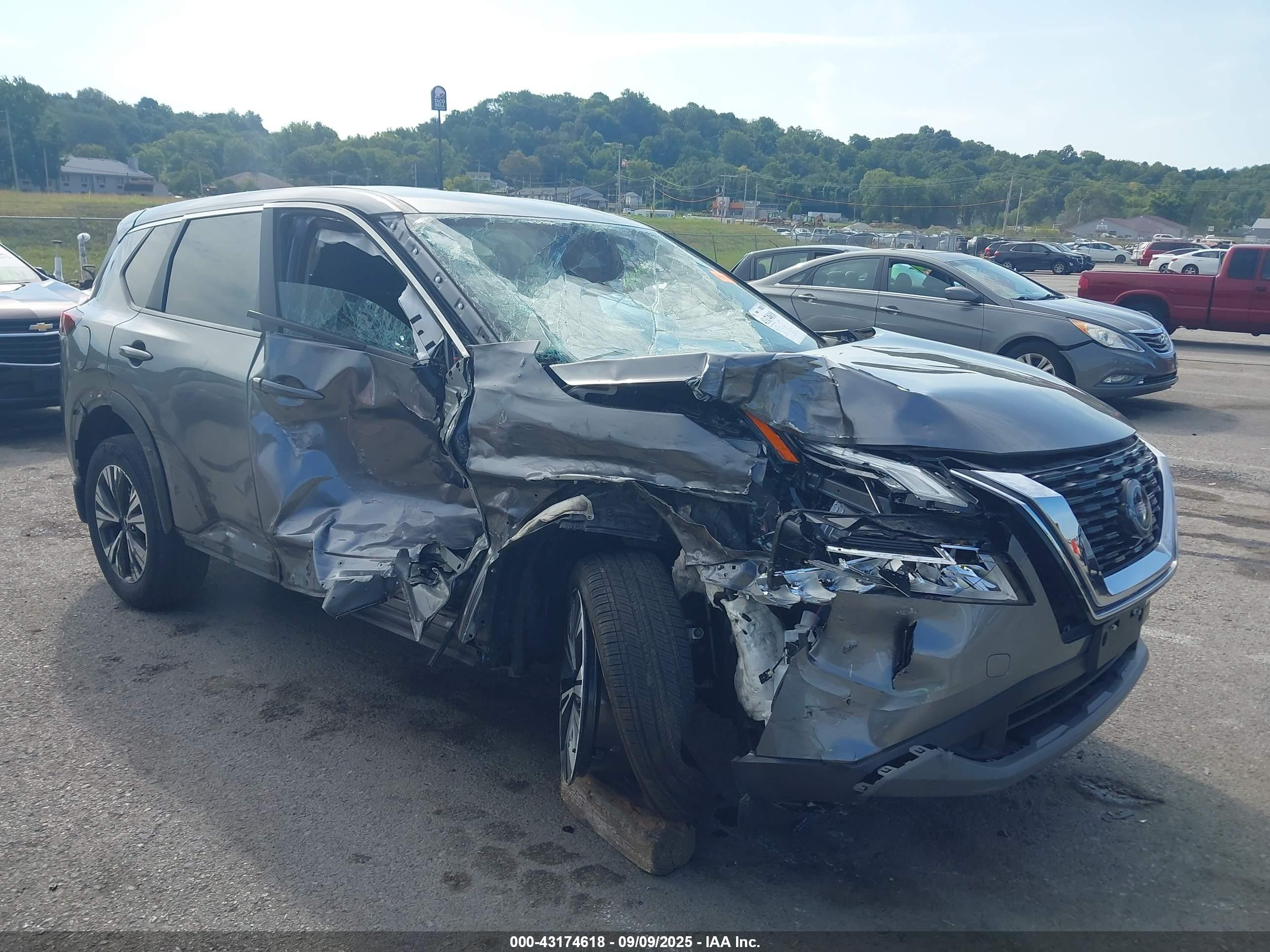 NISSAN ROGUE image 6