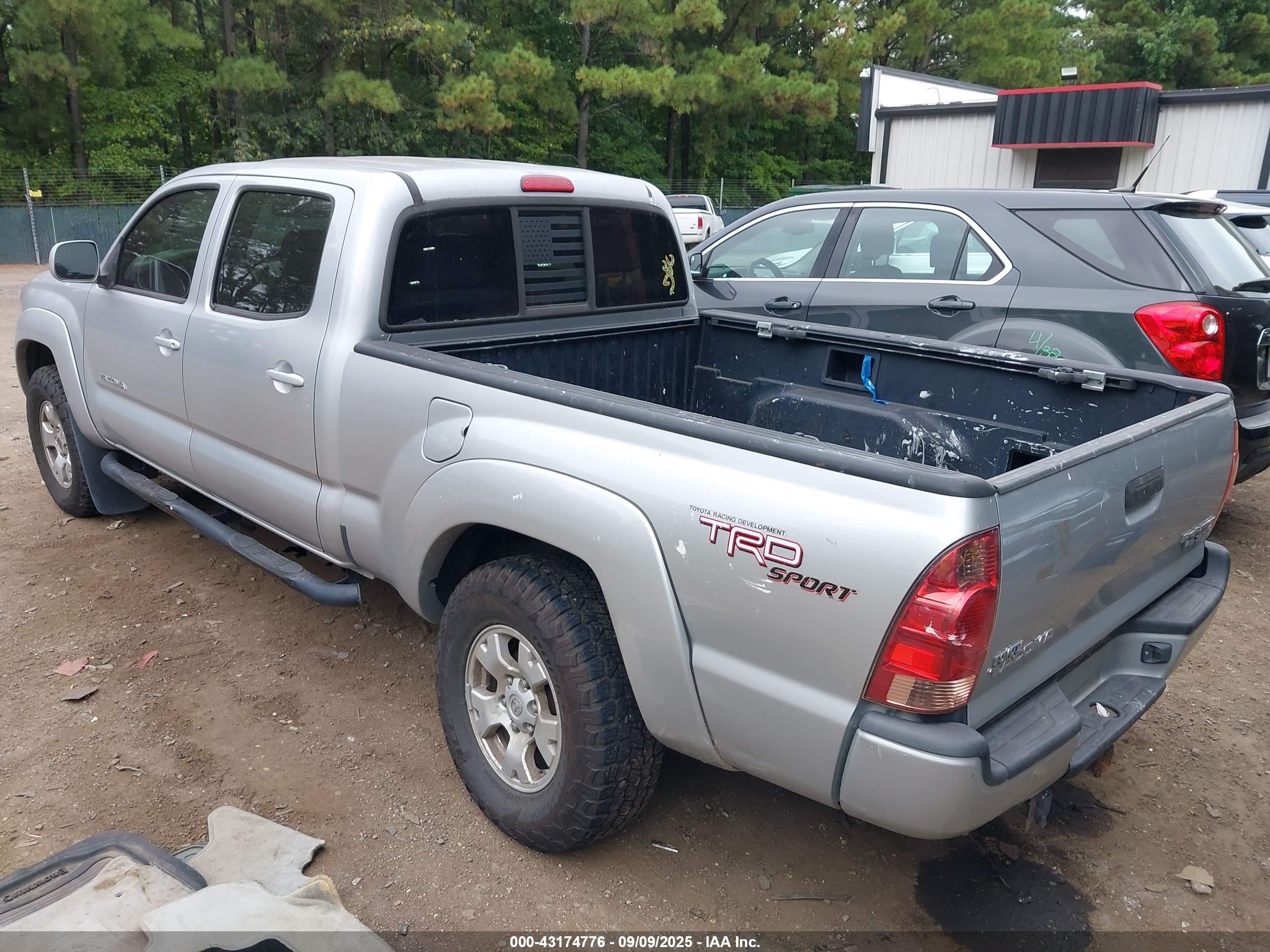 TOYOTA TACOMA image 3