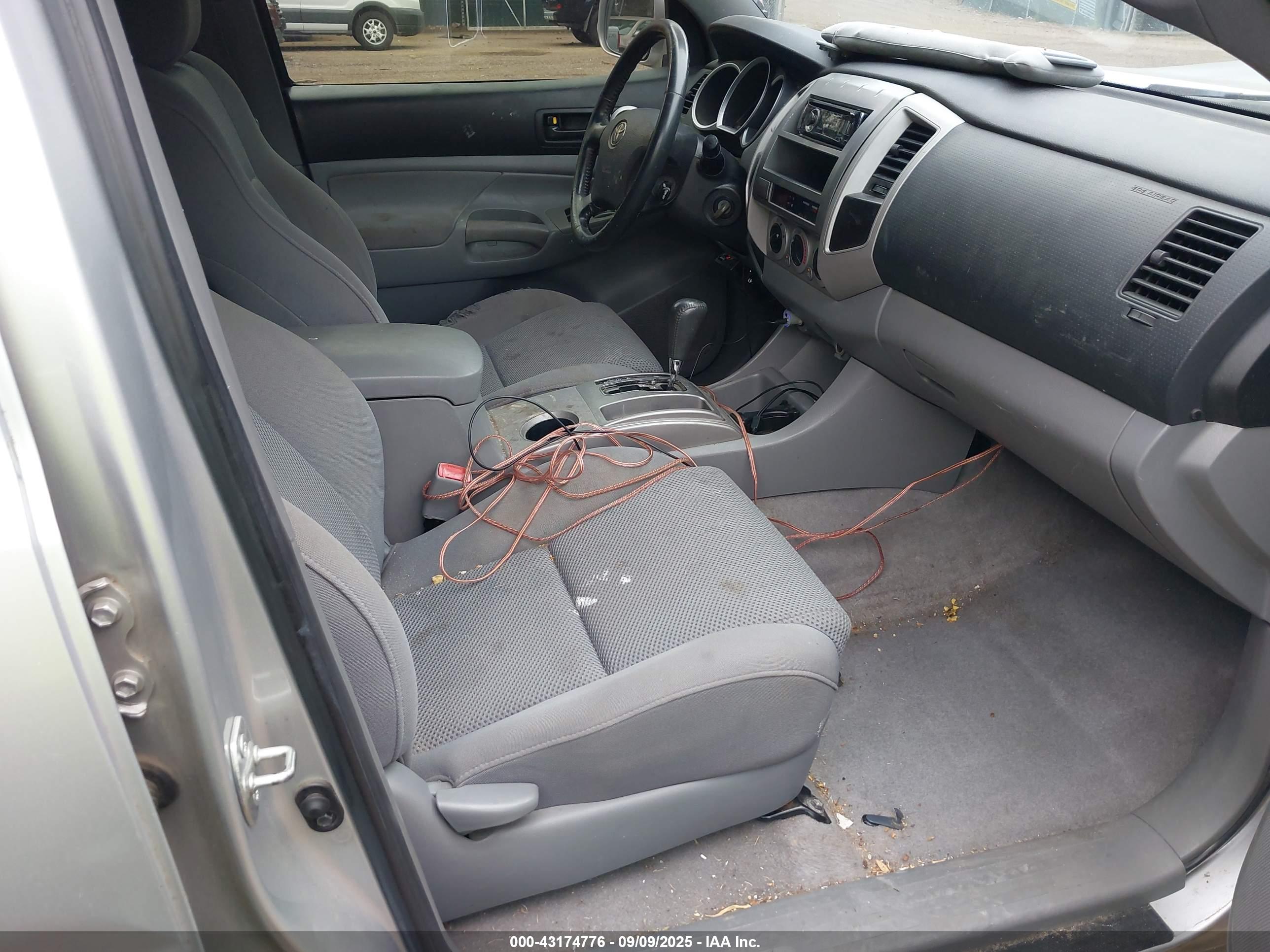 TOYOTA TACOMA image 5
