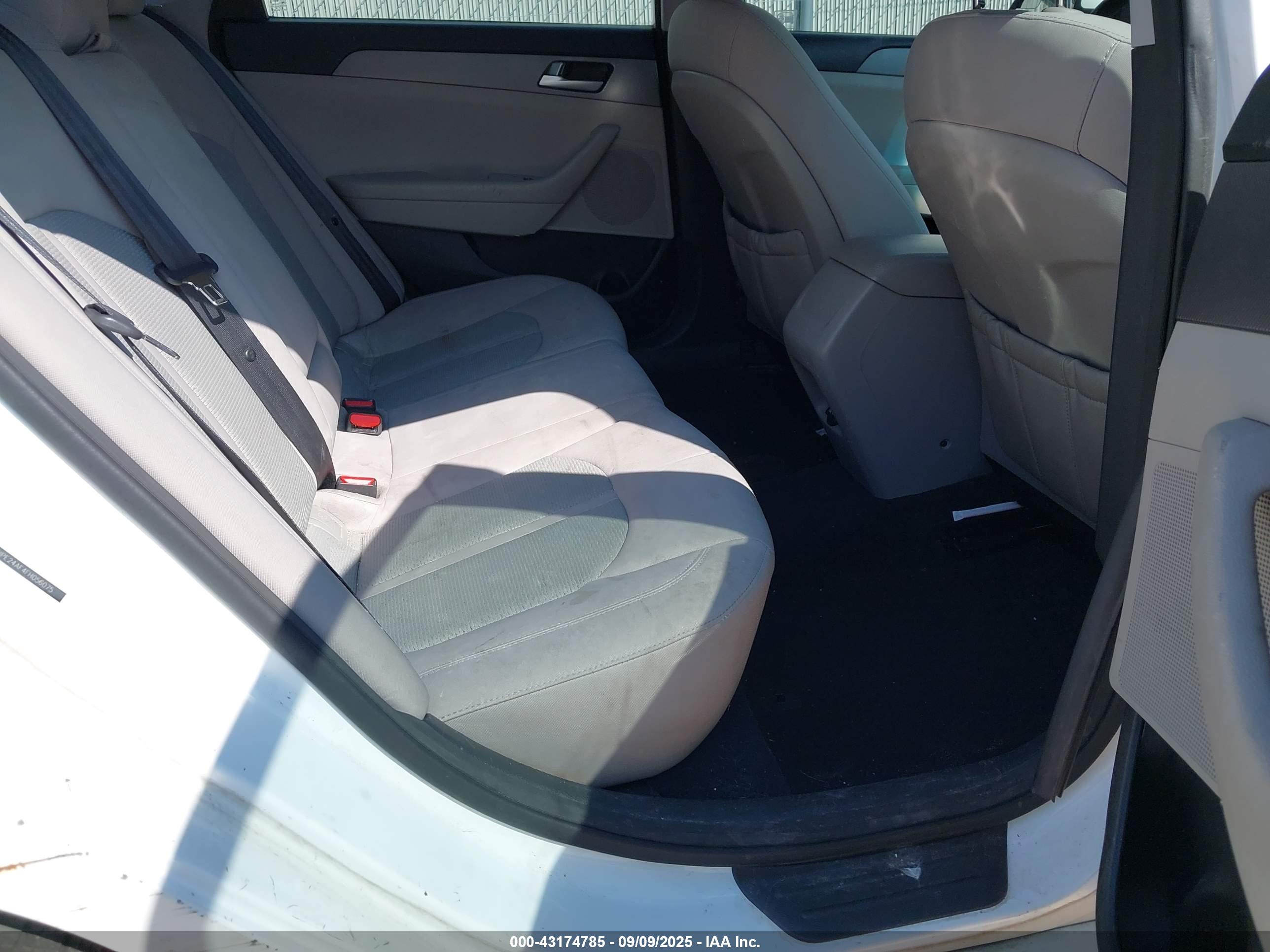 HYUNDAI SONATA image 8
