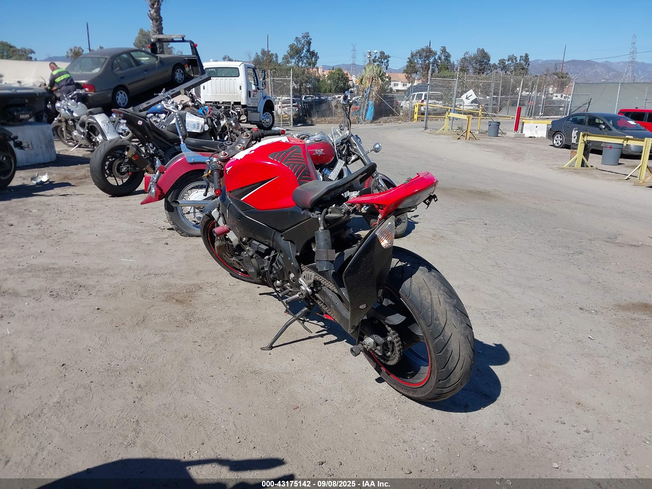 SUZUKI GSX-R1000 image 3