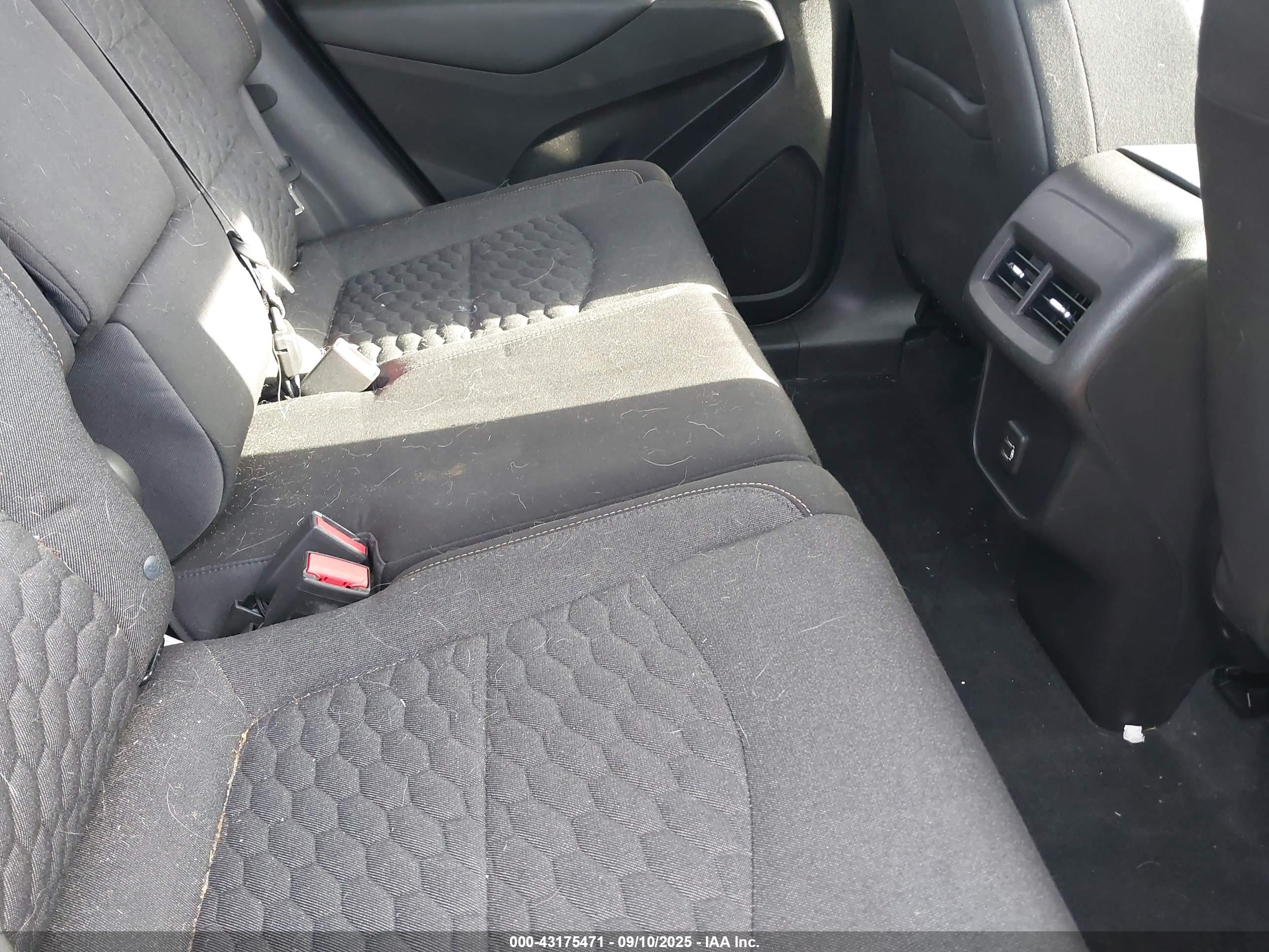 CHEVROLET EQUINOX image 8