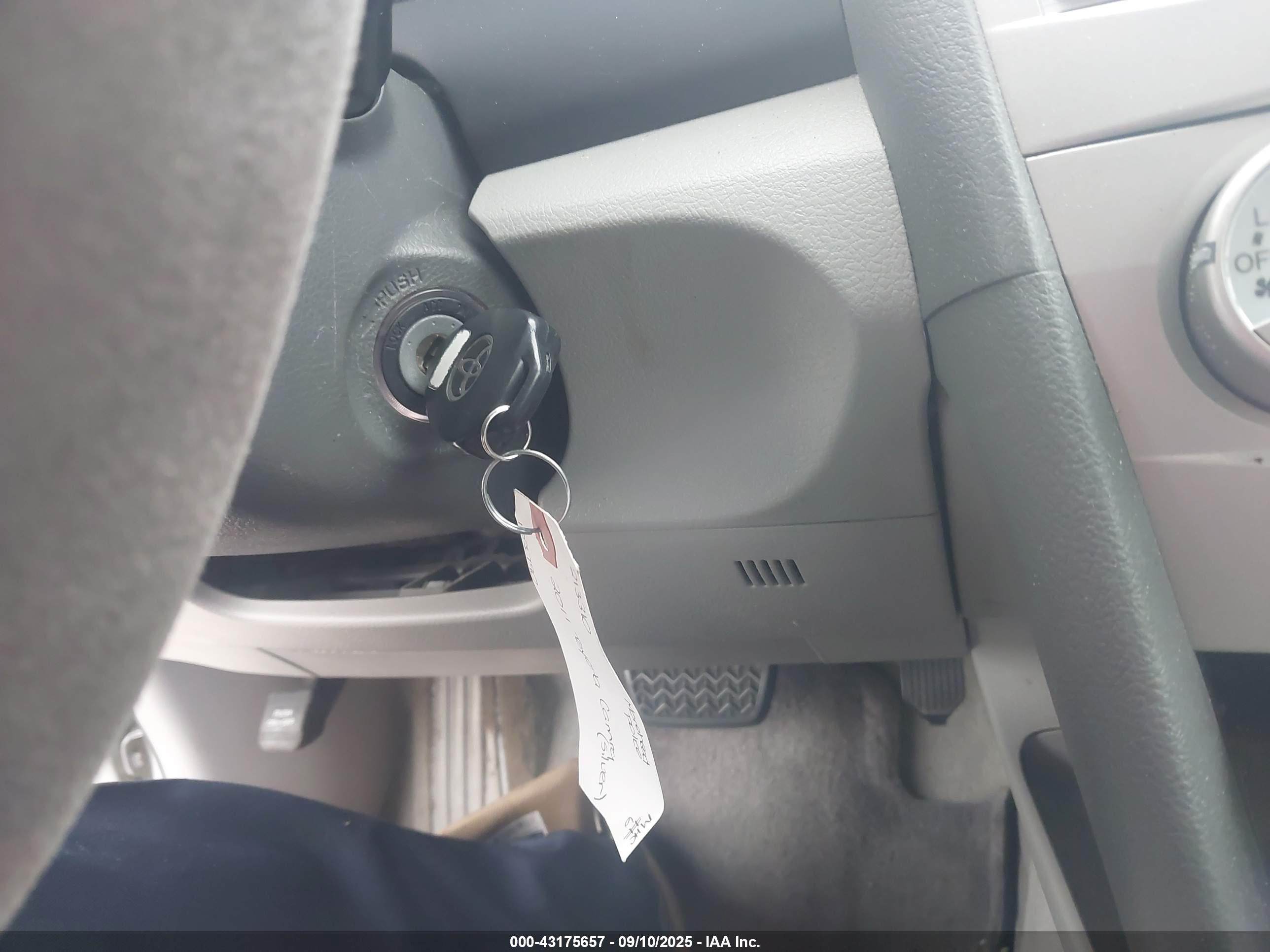 TOYOTA CAMRY image 11