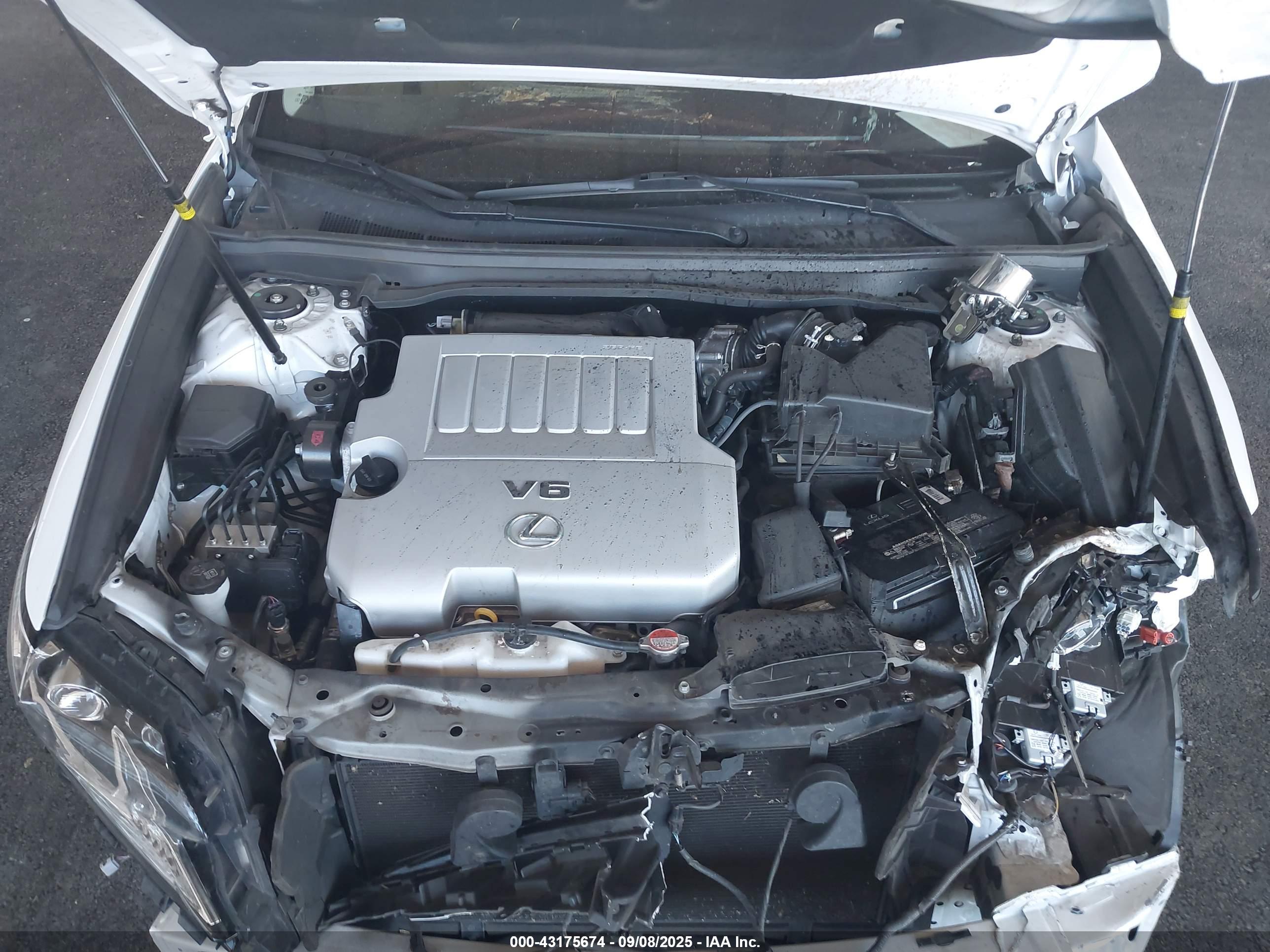 LEXUS ES image 10