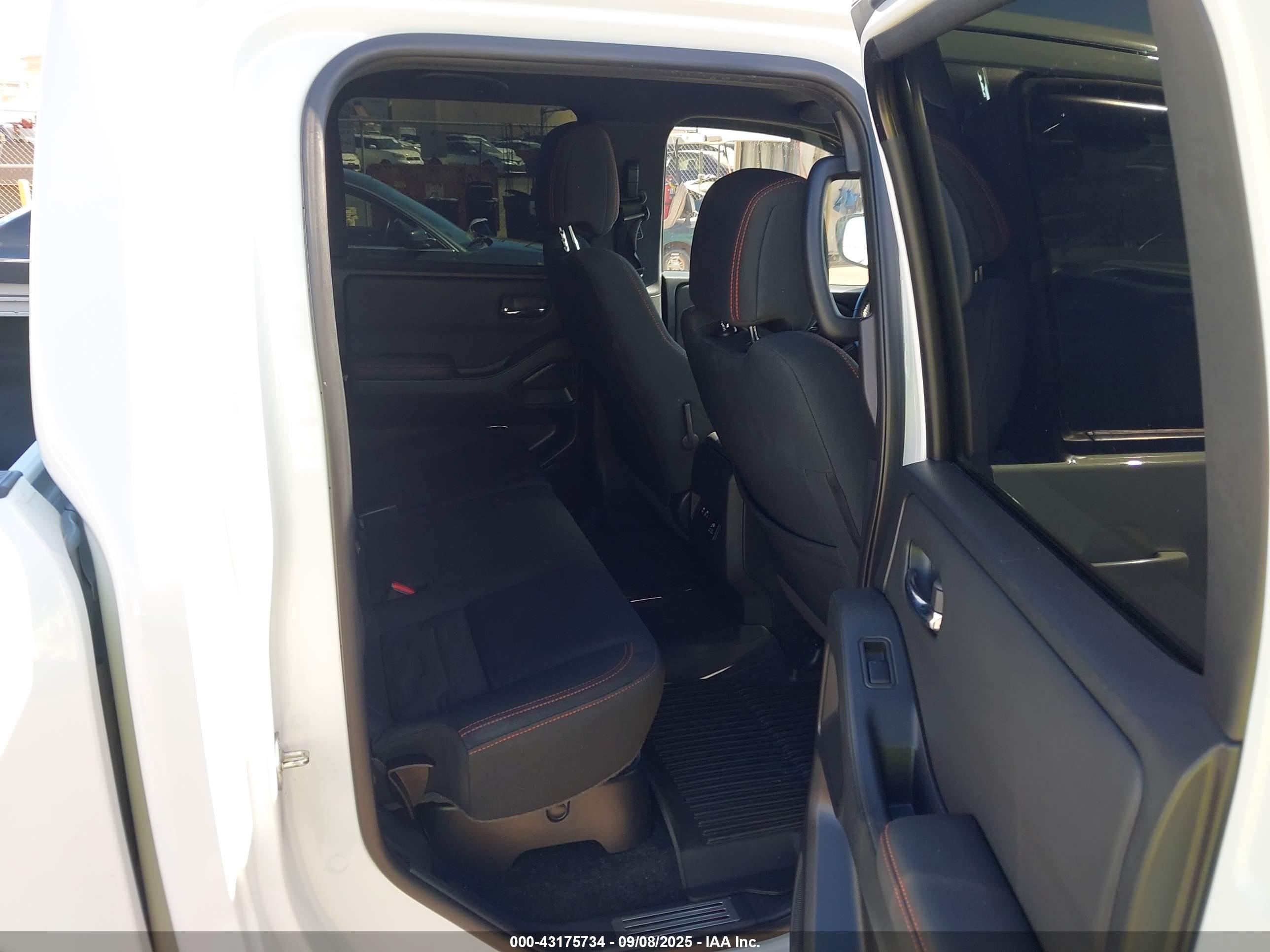 NISSAN FRONTIER image 8