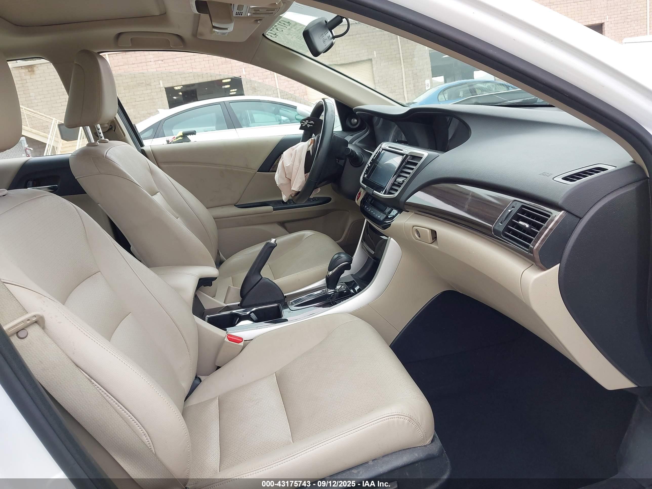 HONDA ACCORD image 5