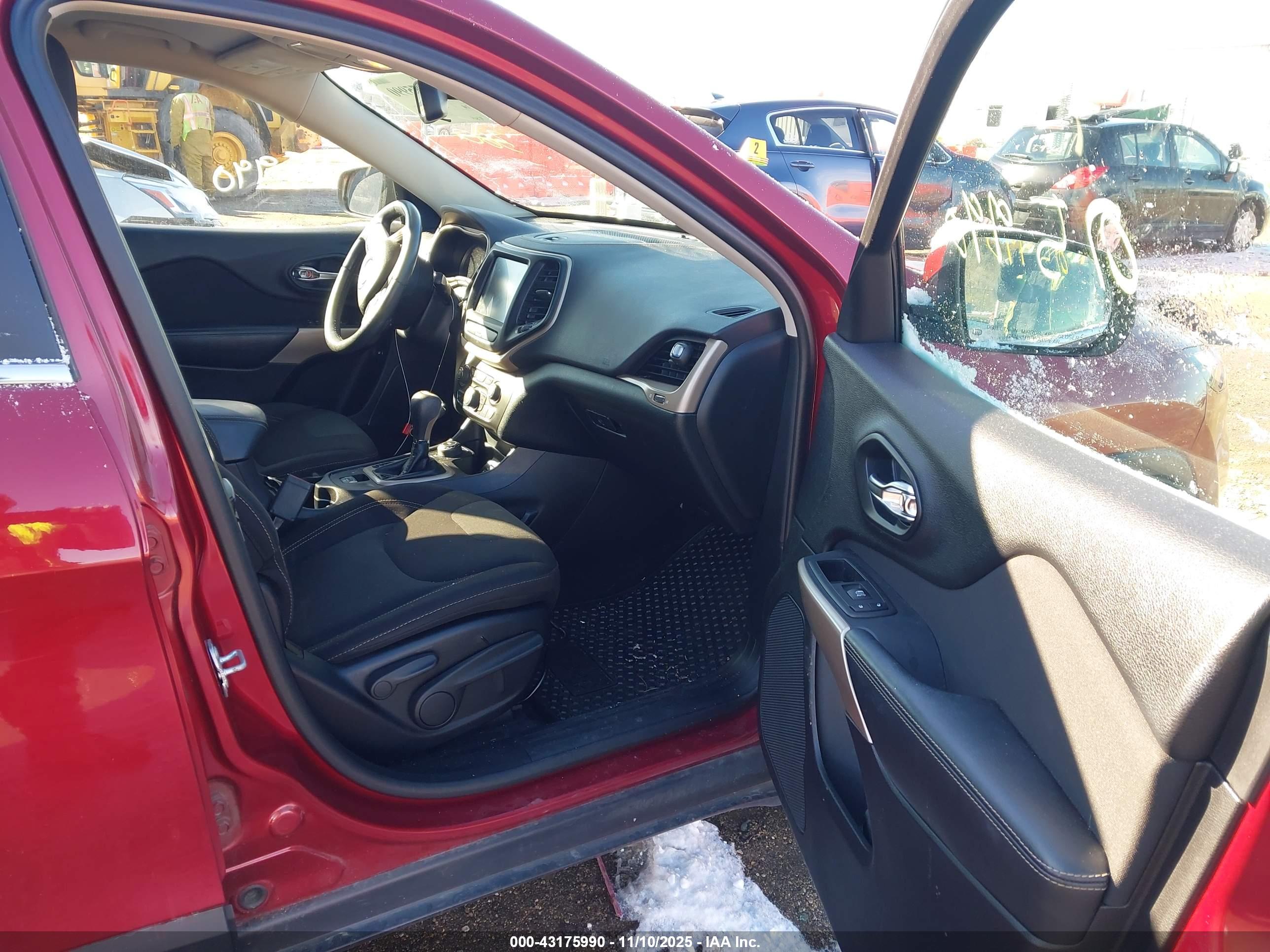 JEEP CHEROKEE image 5