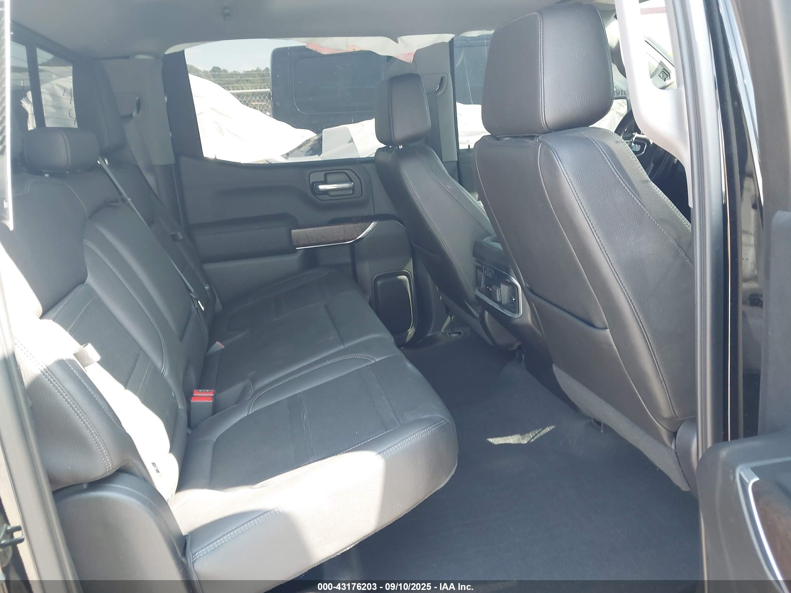 GMC SIERRA image 8