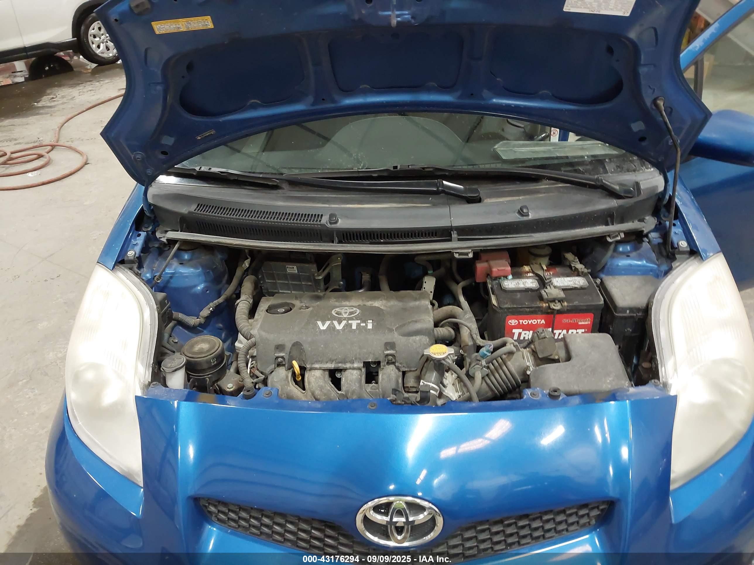 TOYOTA YARIS image 10