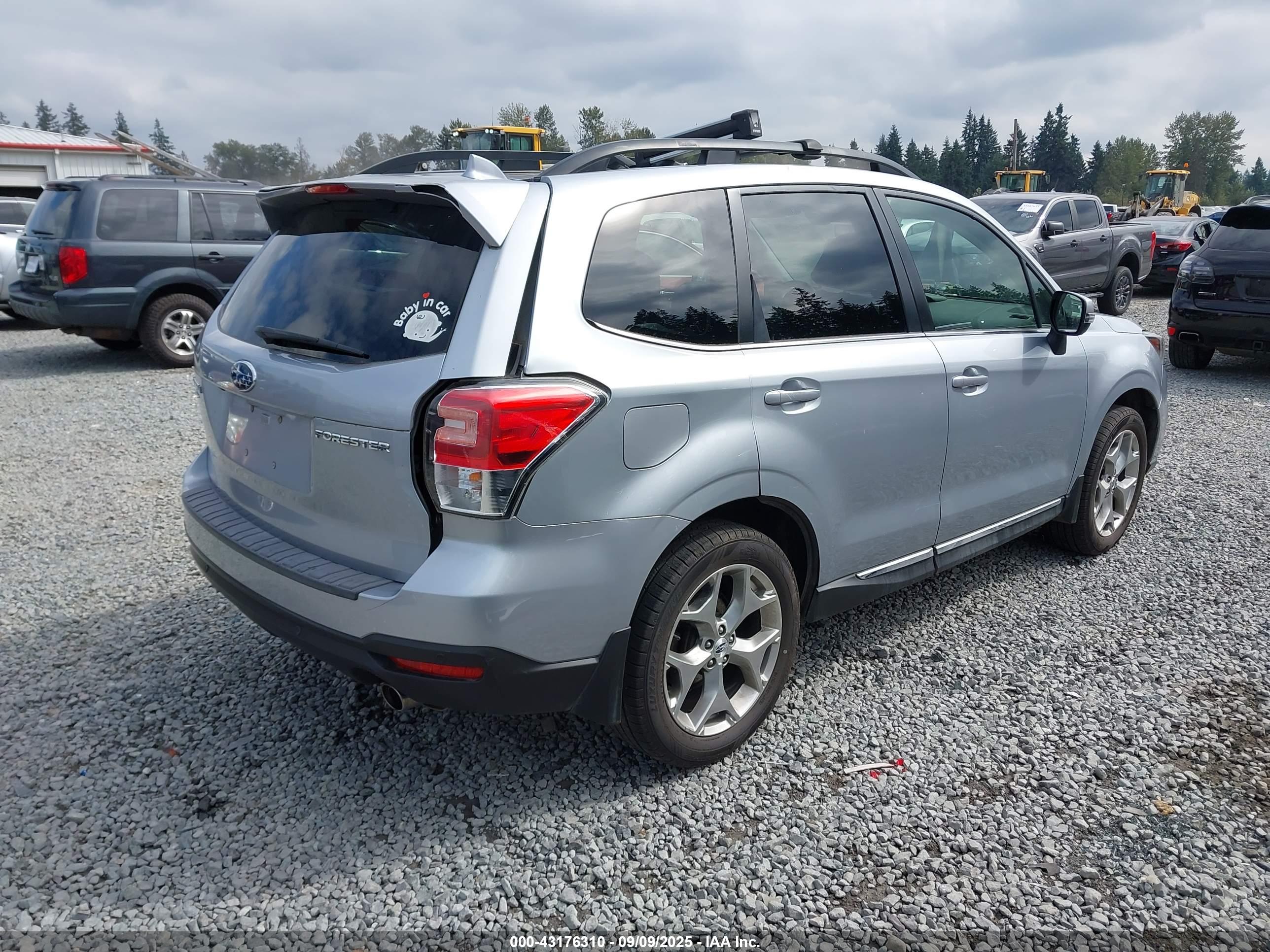 SUBARU FORESTER image 4