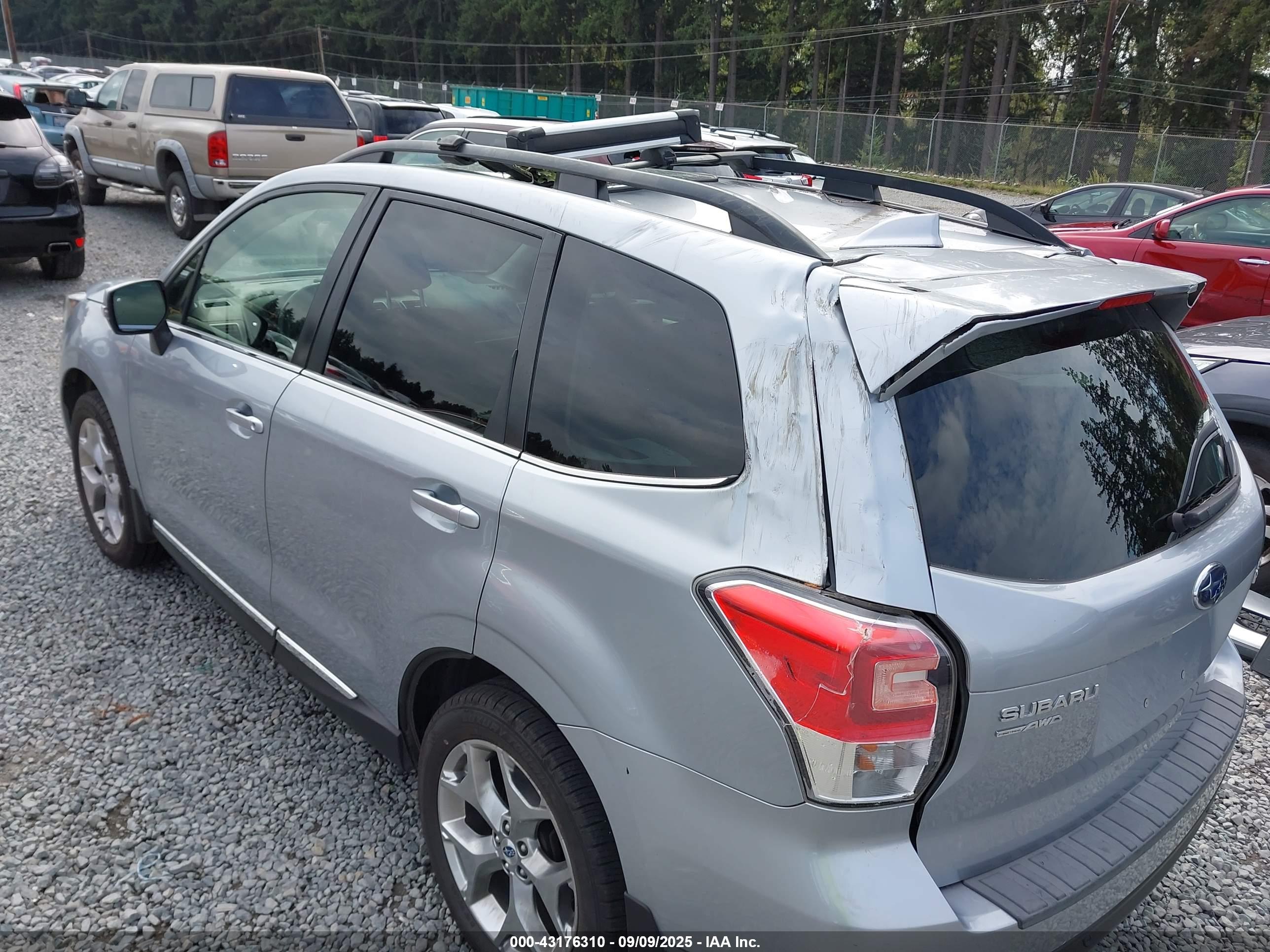 SUBARU FORESTER image 6