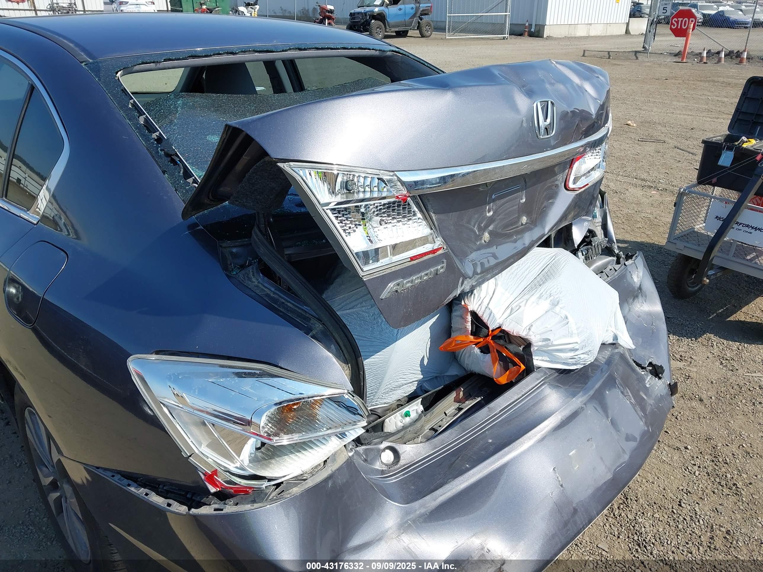 HONDA ACCORD image 6