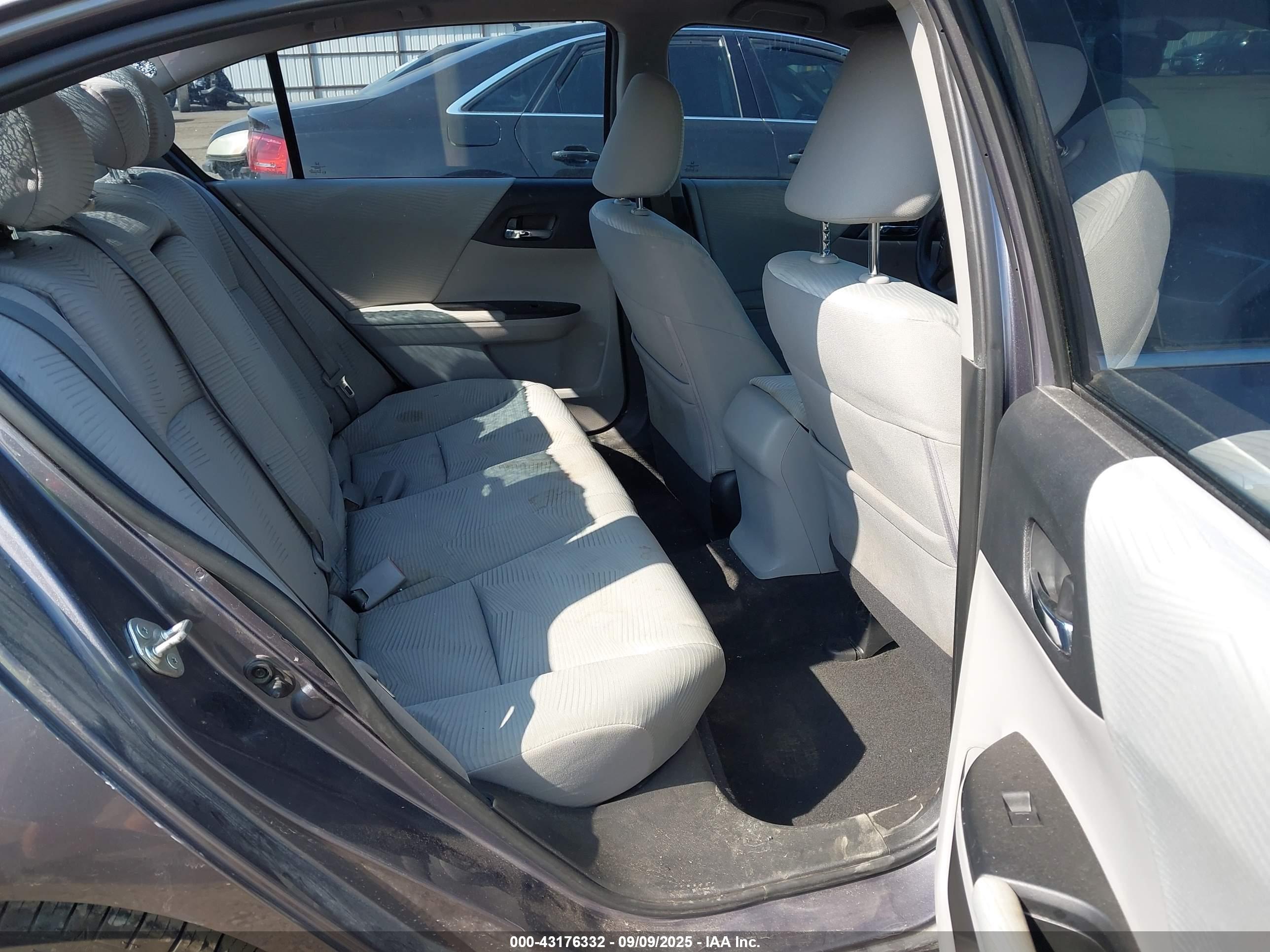 HONDA ACCORD image 8