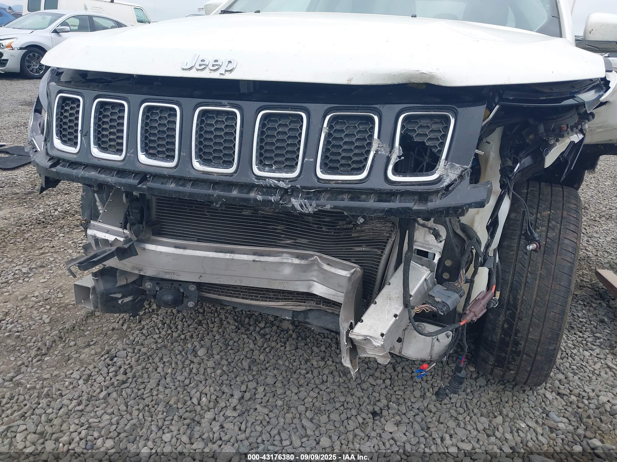 JEEP COMPASS image 6