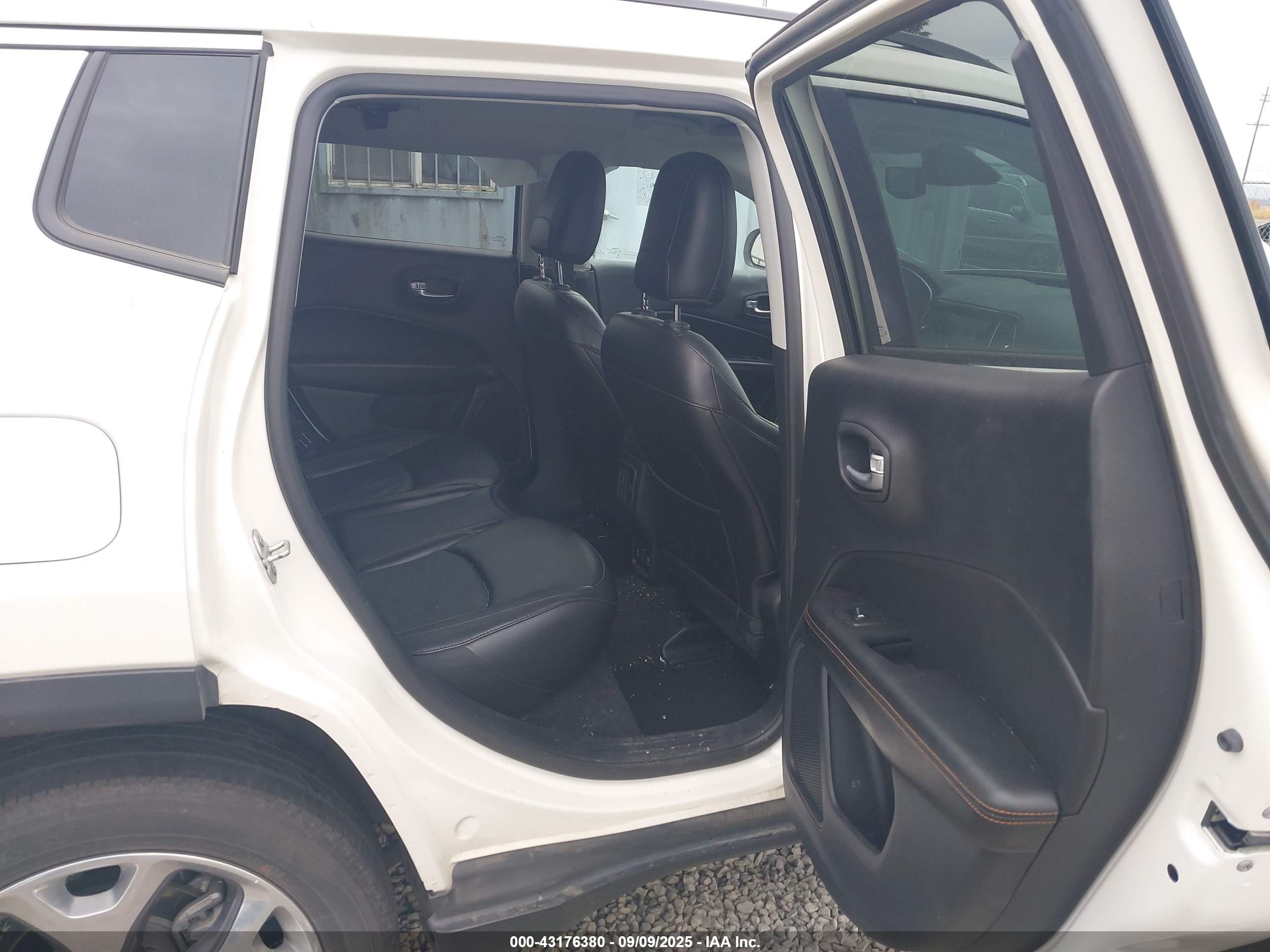 JEEP COMPASS image 8