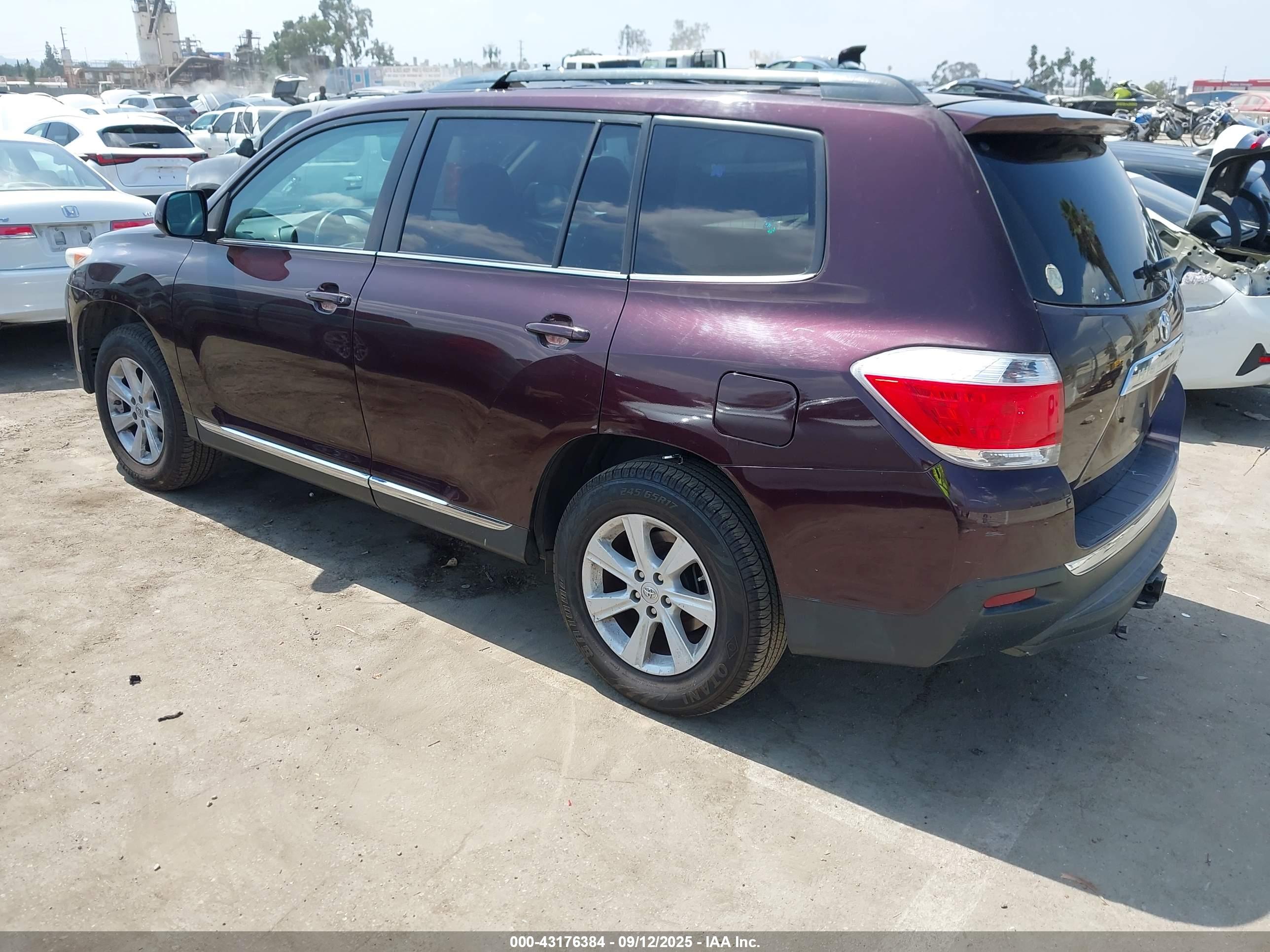 TOYOTA HIGHLANDER image 3