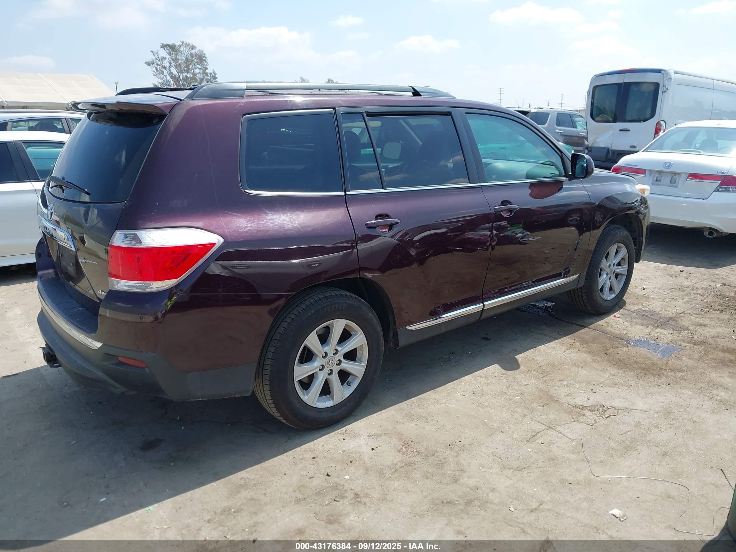 TOYOTA HIGHLANDER image 4