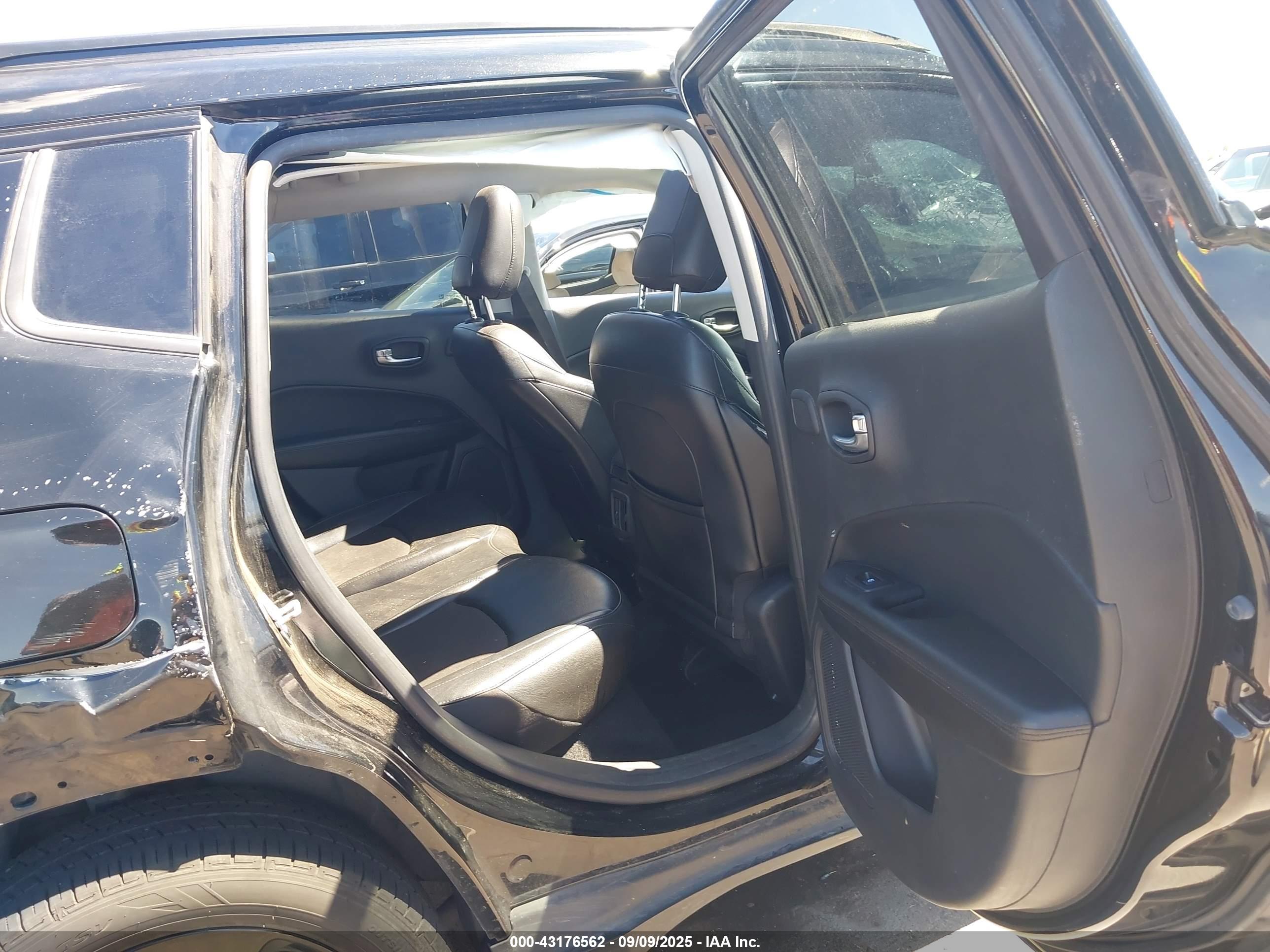 JEEP COMPASS image 8