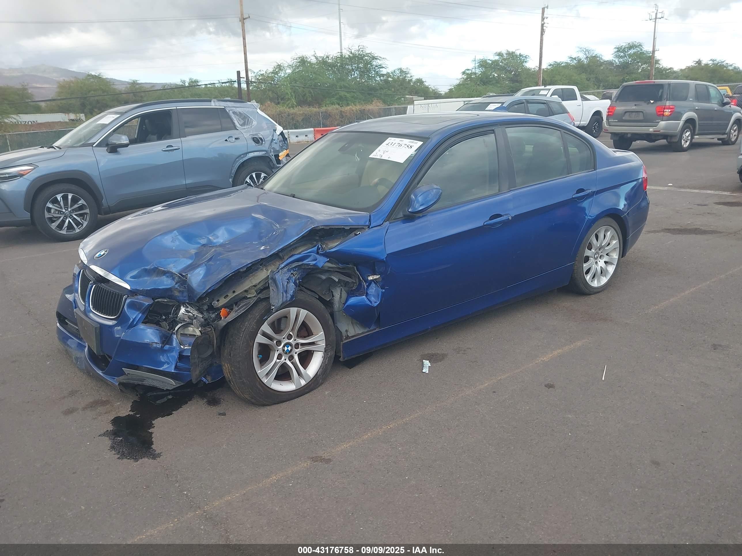 BMW 328I image 2